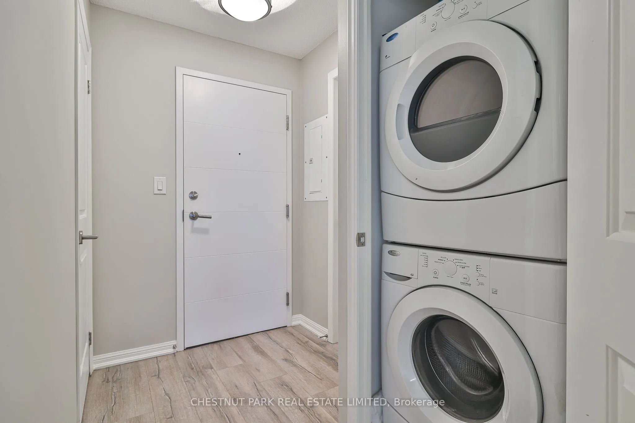 400 Adelaide Street E, #1702