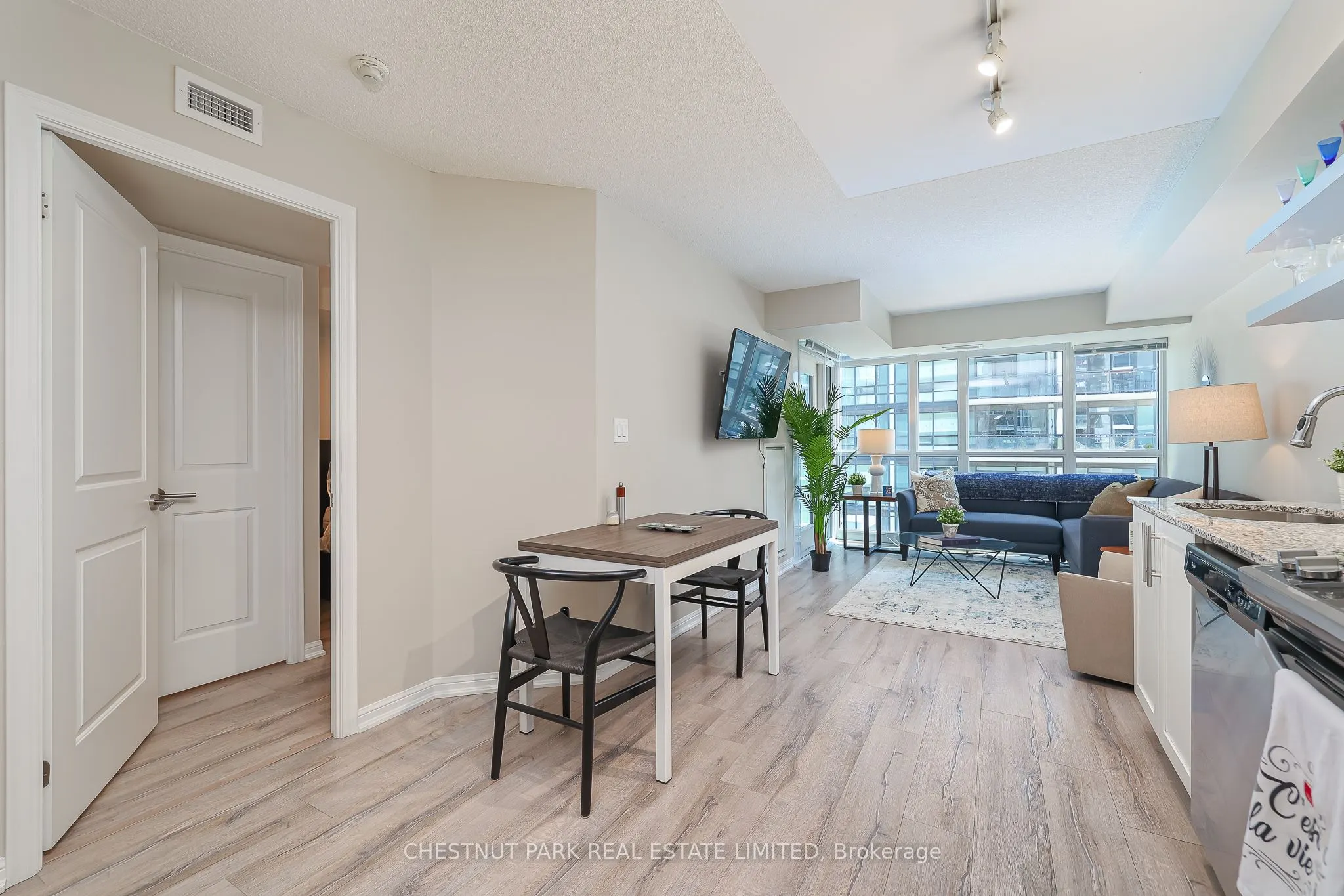 400 Adelaide Street E, #1702