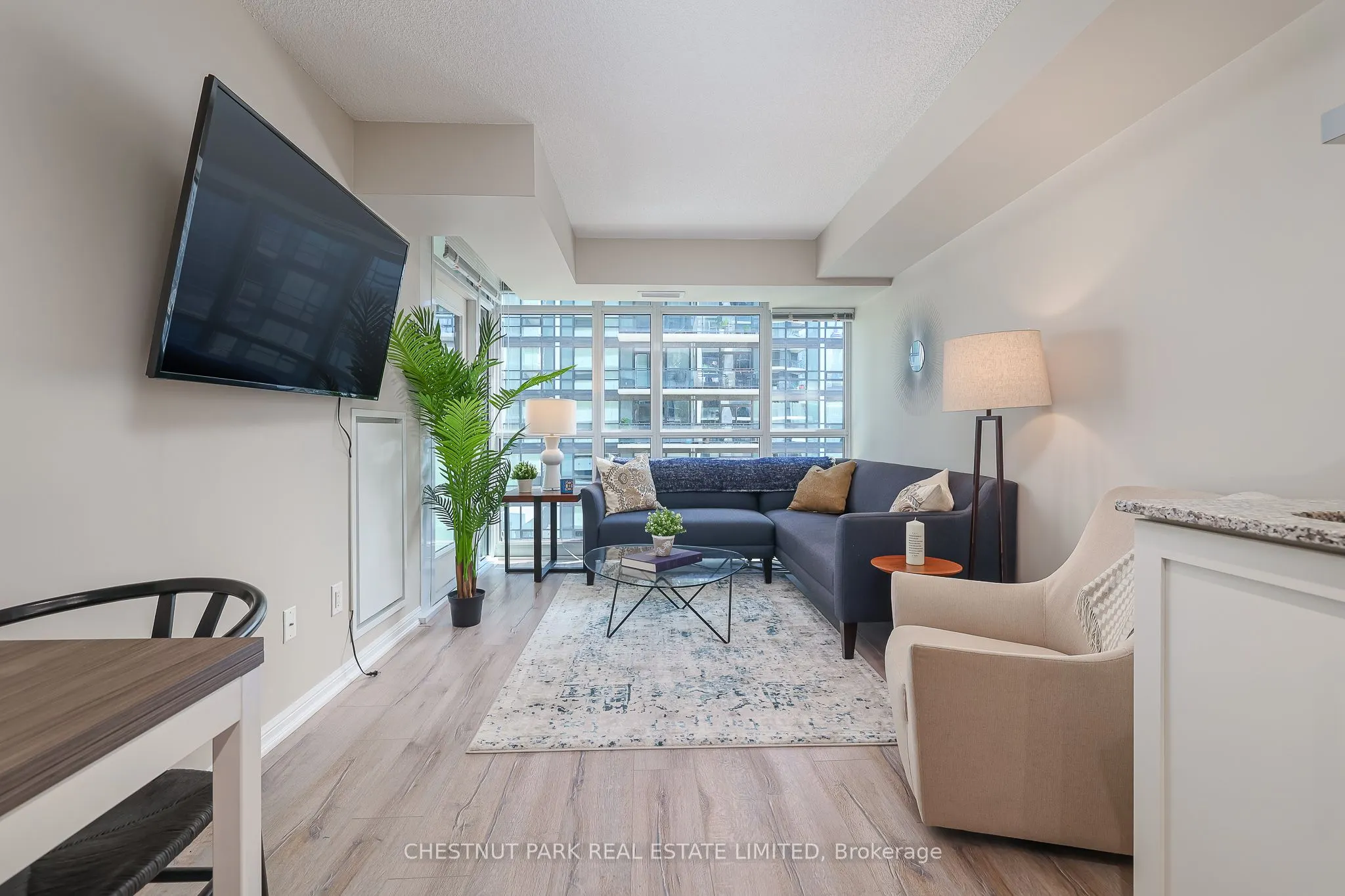 400 Adelaide Street E, #1702