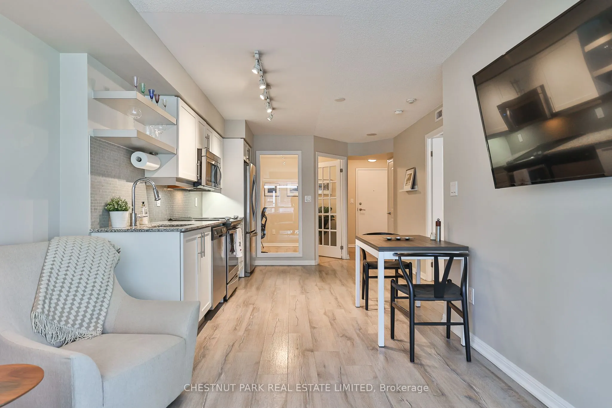 400 Adelaide Street E, #1702