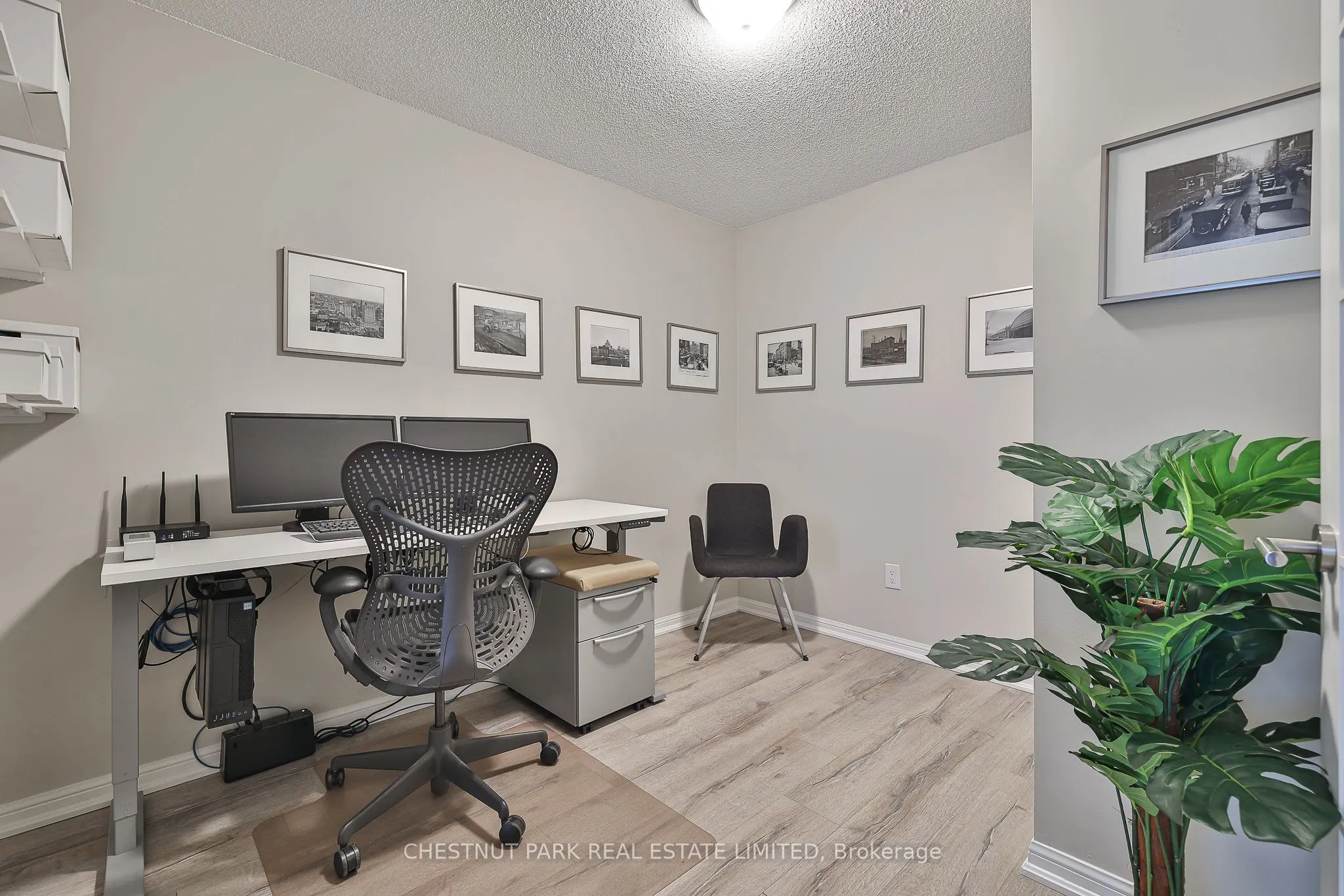 400 Adelaide Street E, #1702