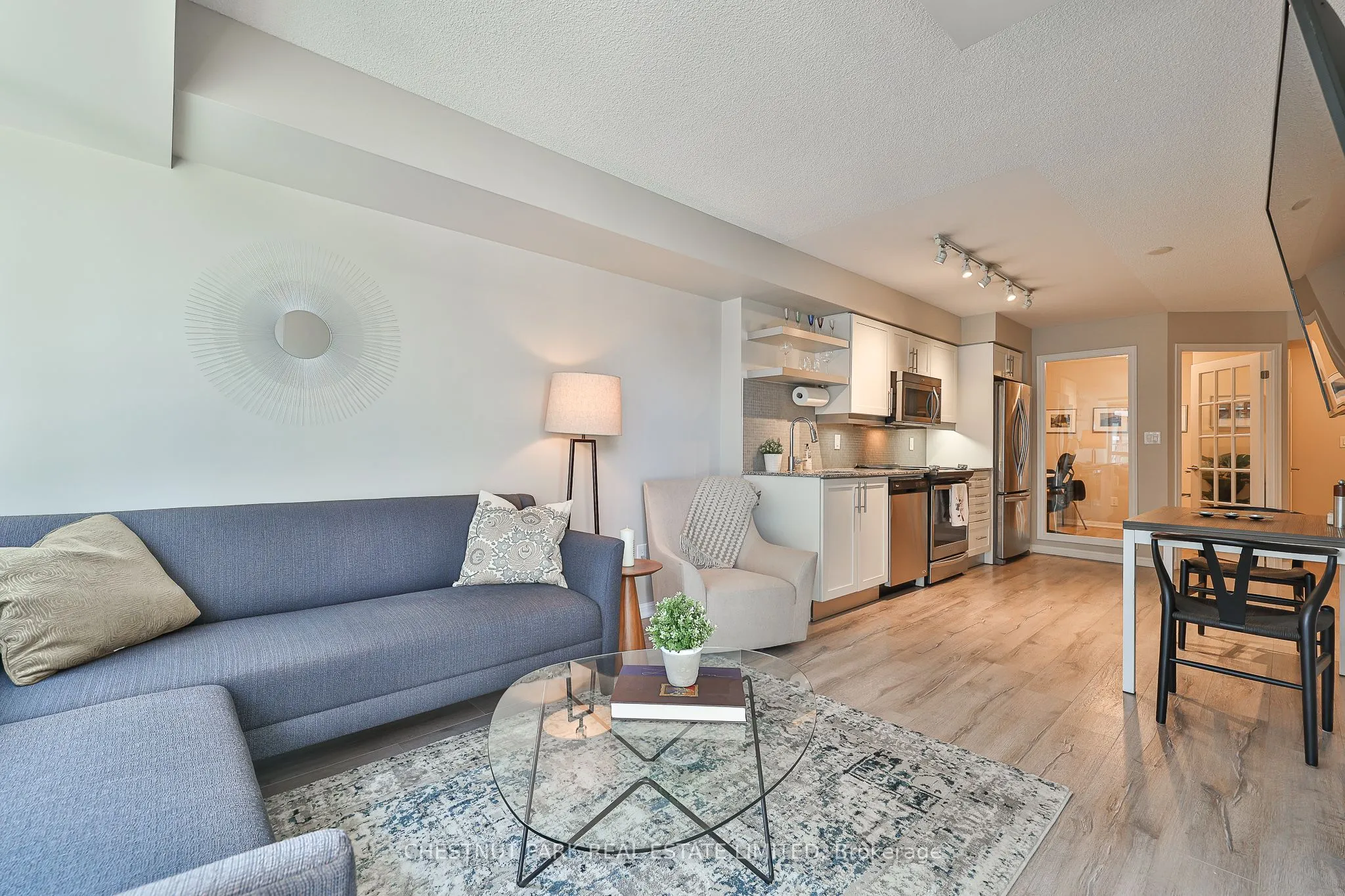 400 Adelaide Street E, #1702