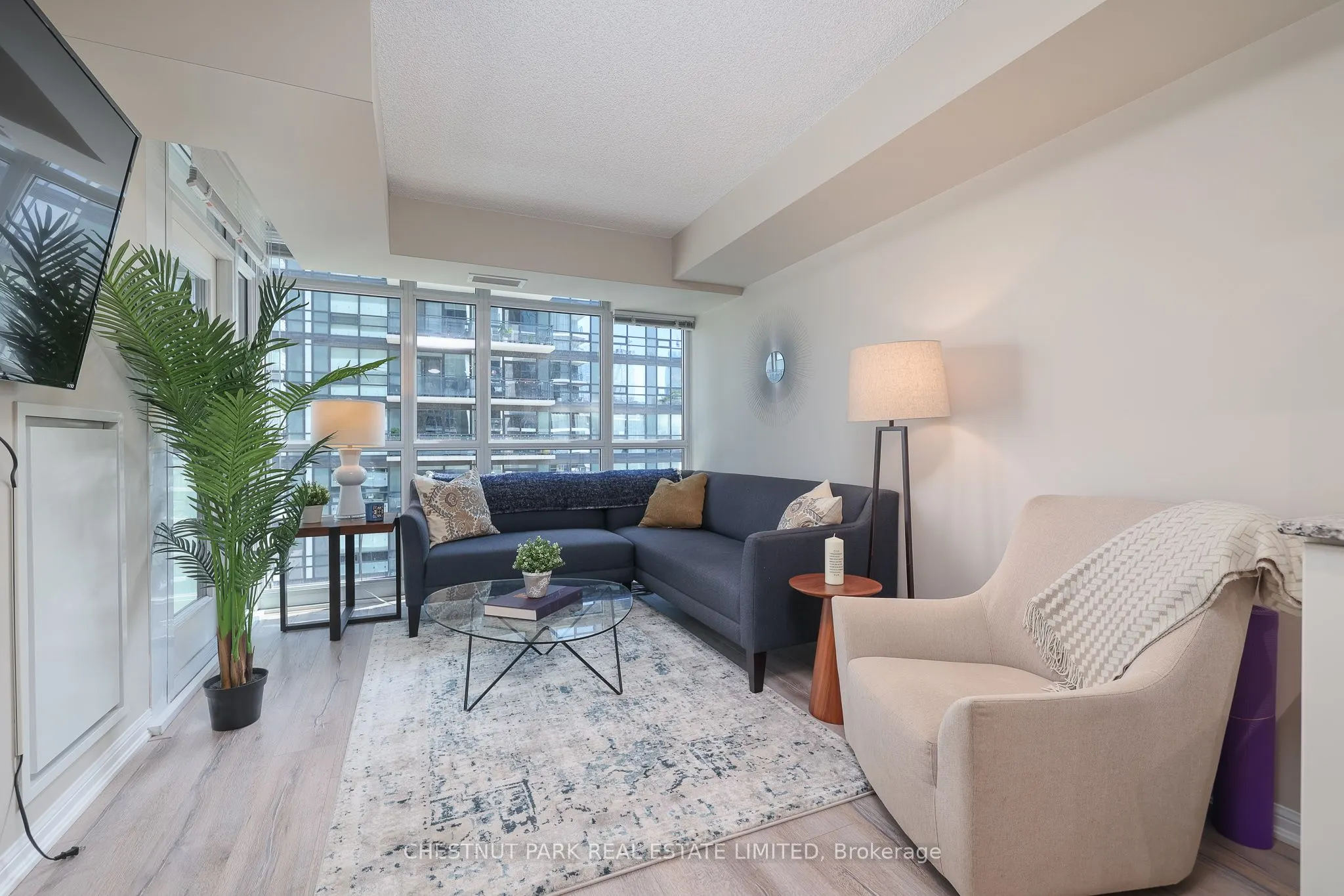 400 Adelaide Street E, #1702