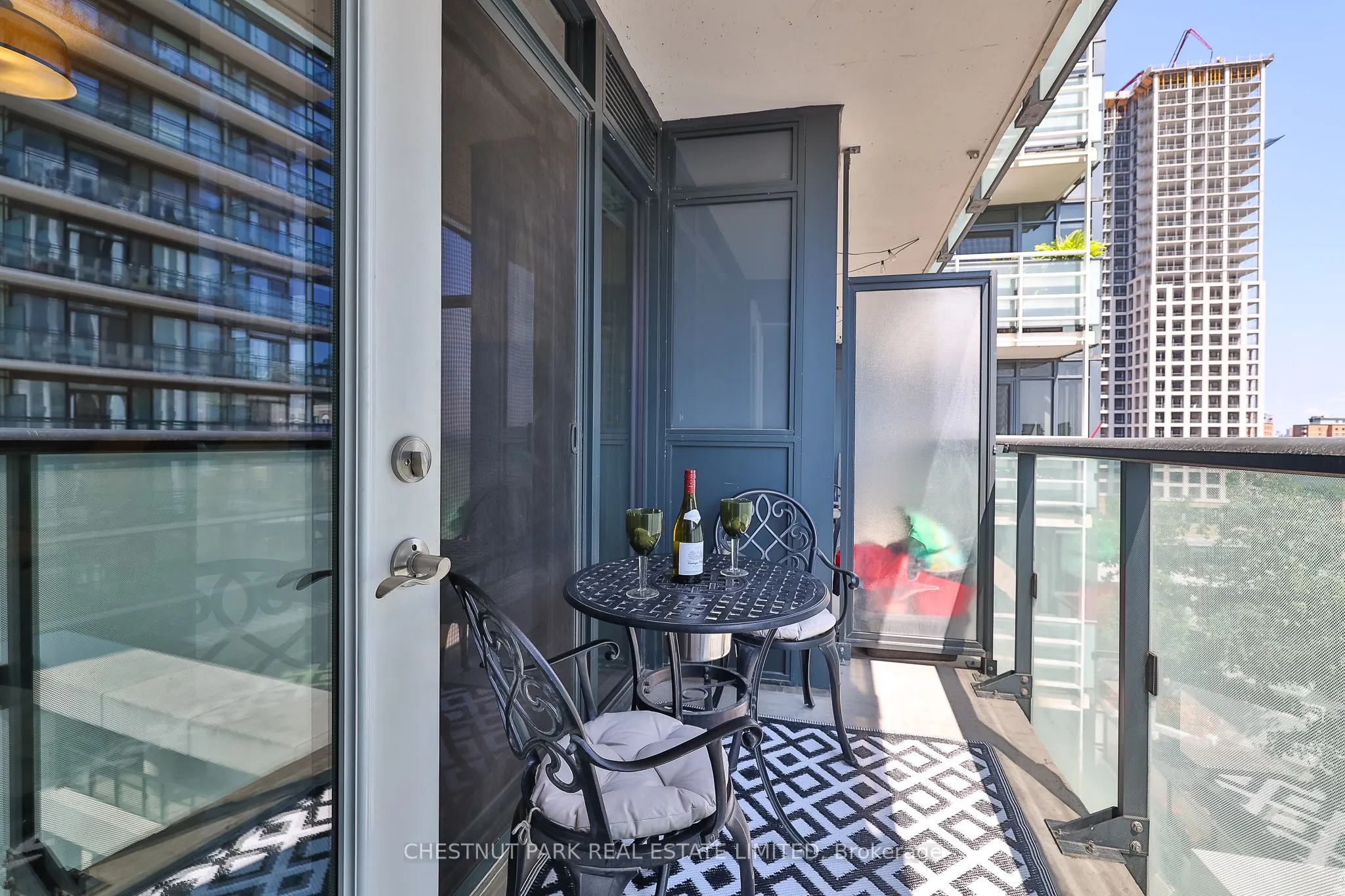 400 Adelaide Street E, #1702