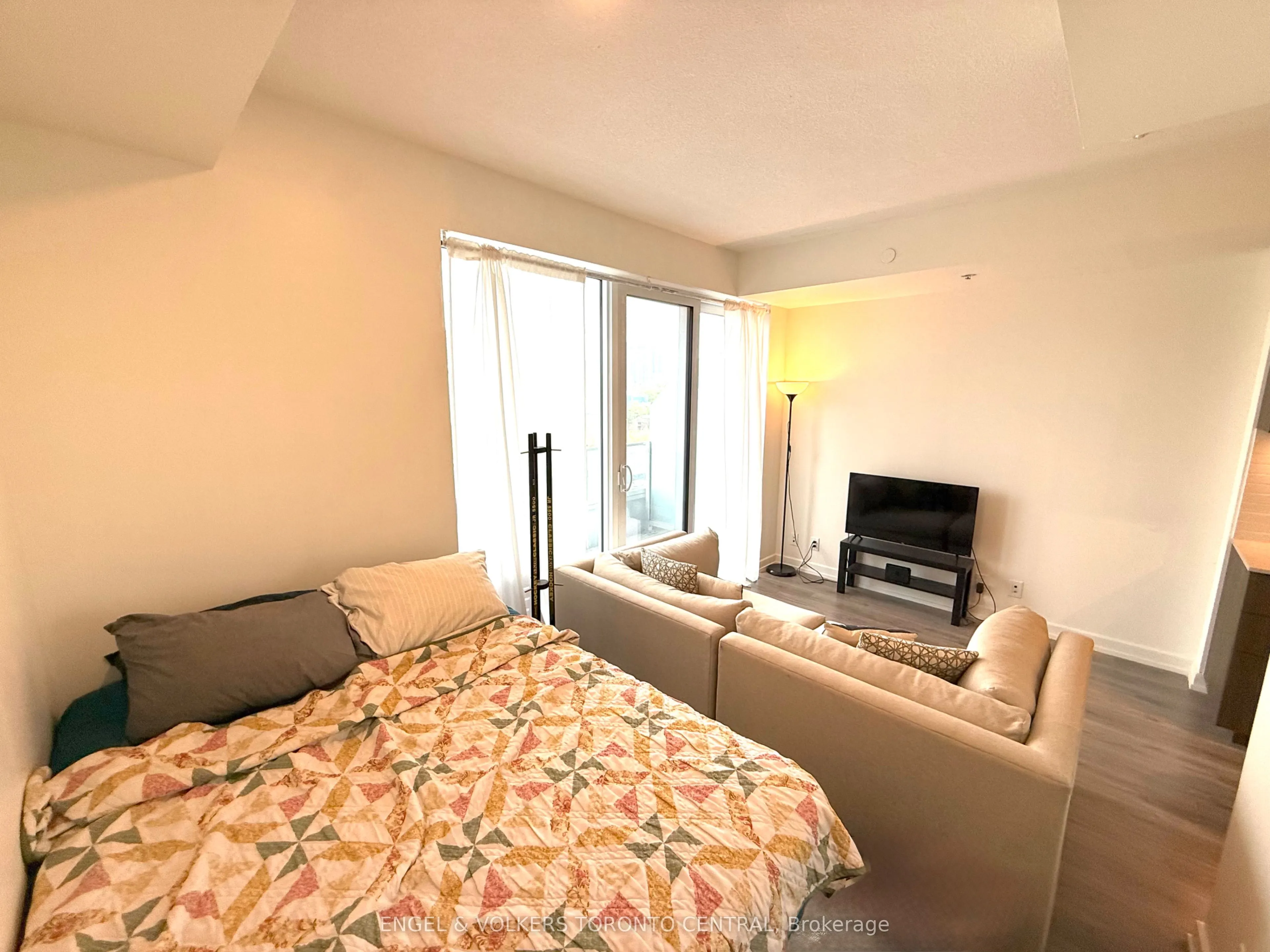 20 Tubman Avenue #1011