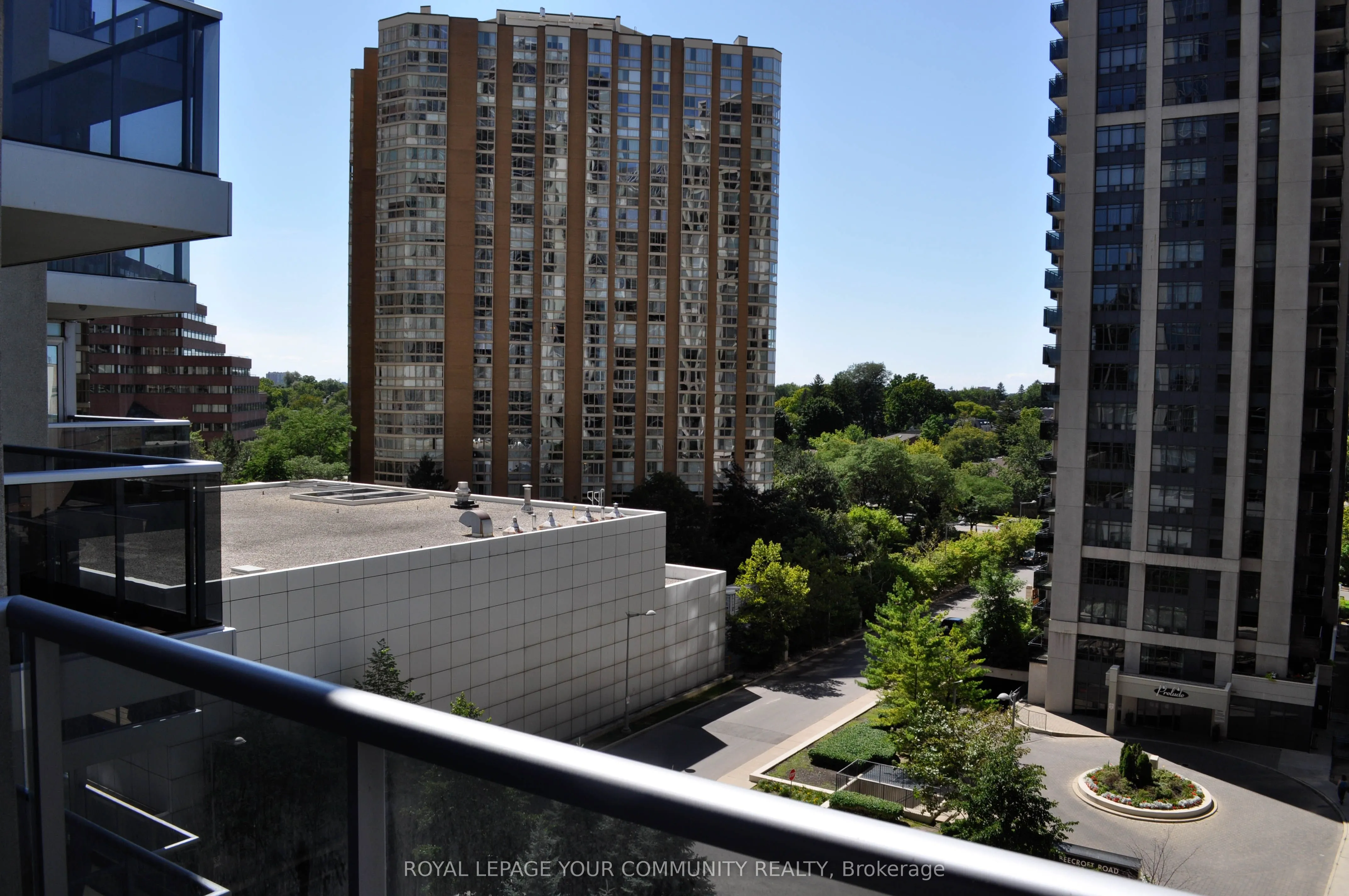 4968 Yonge Street, #902