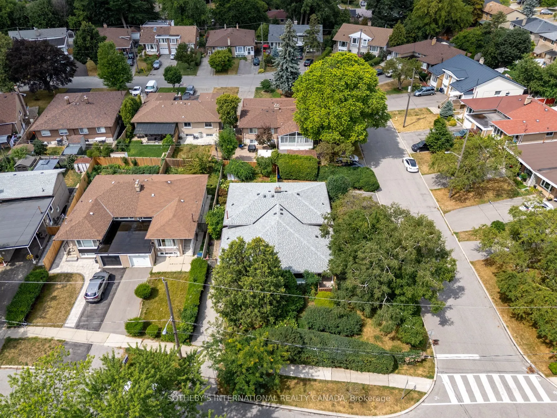 105 Baltray Crescent