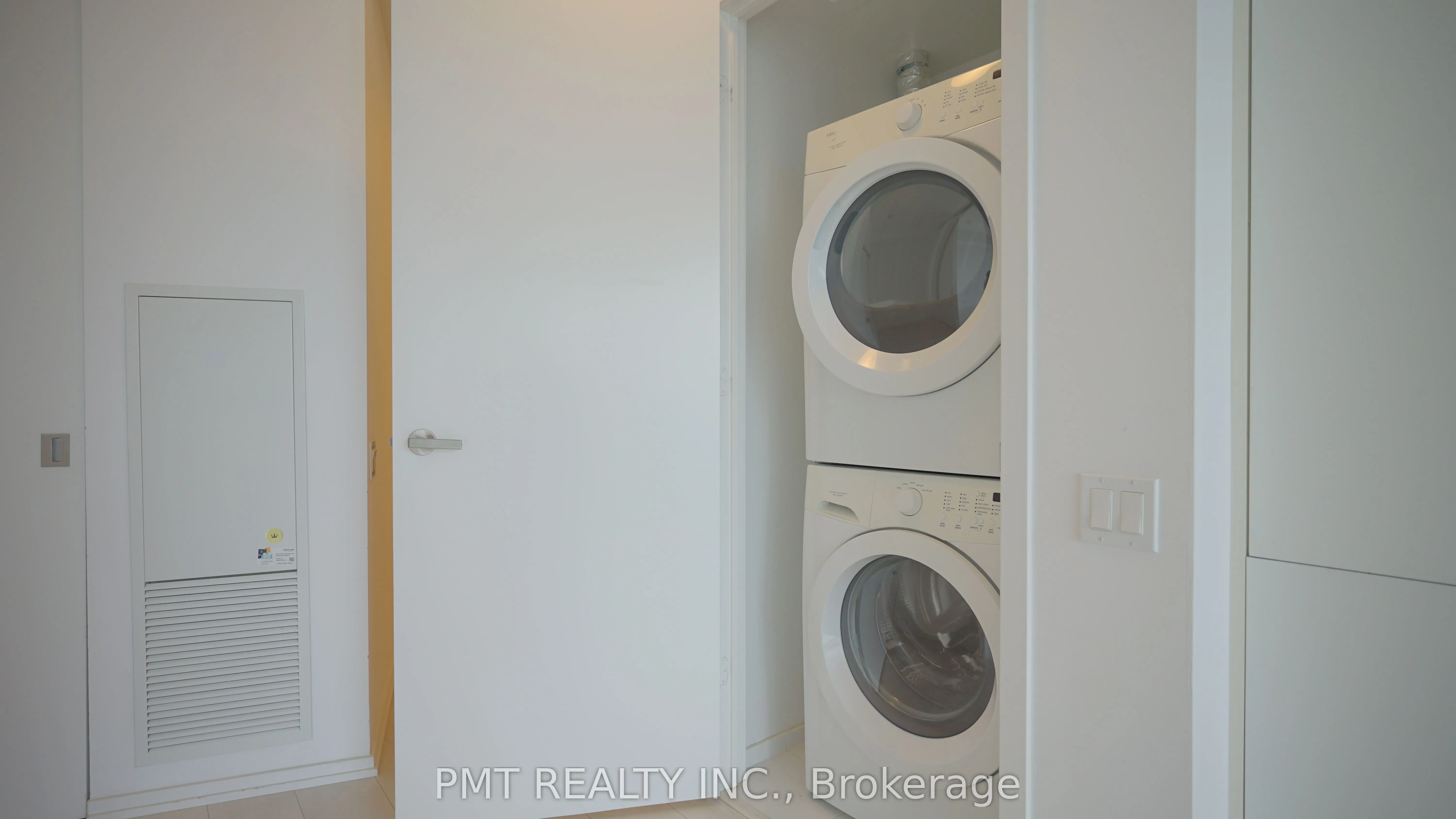 125 Peter Street, #1505