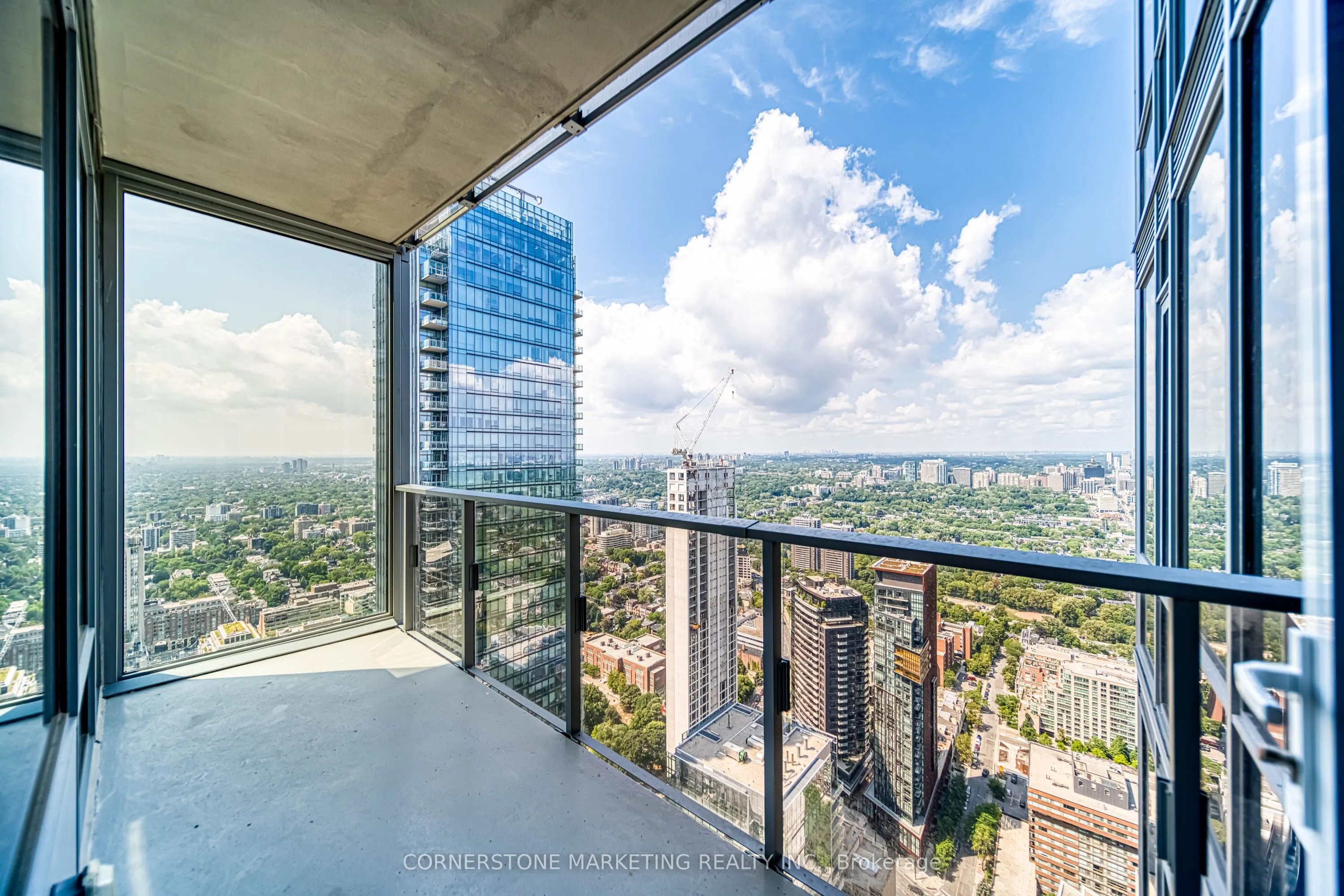 11 Yorkville Avenue, #4702