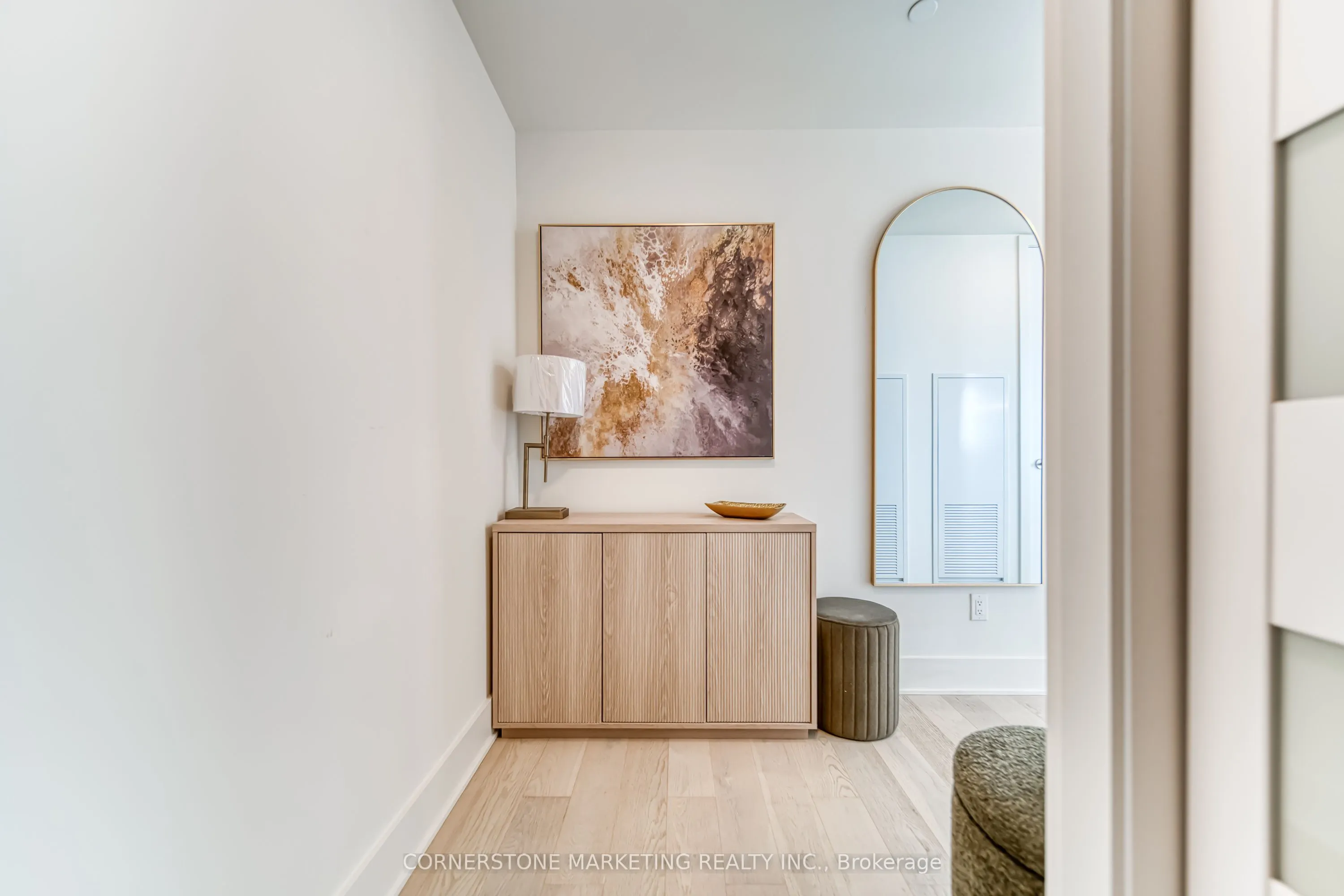 11 Yorkville Avenue, #4702