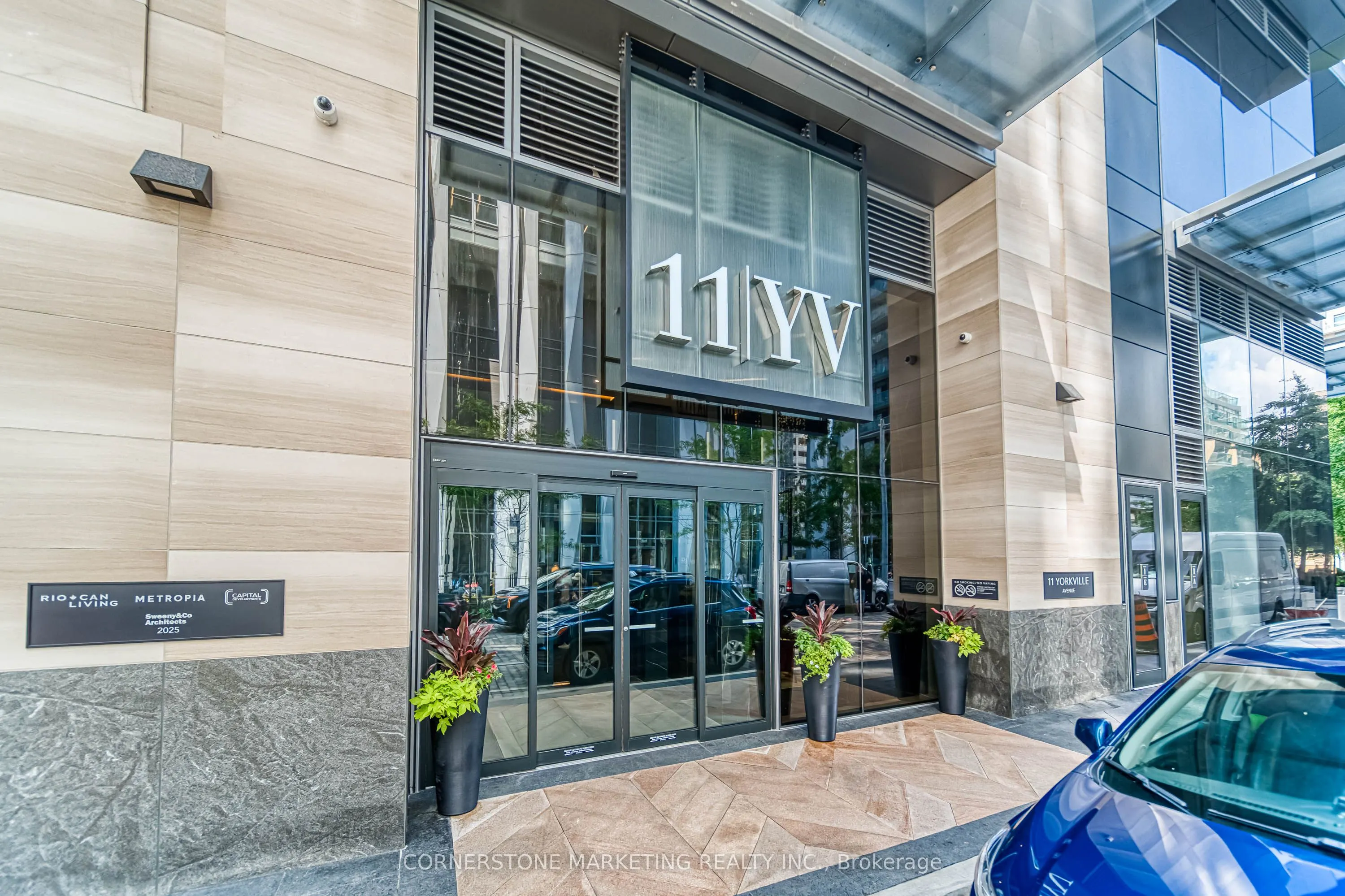 11 Yorkville Avenue, #4702