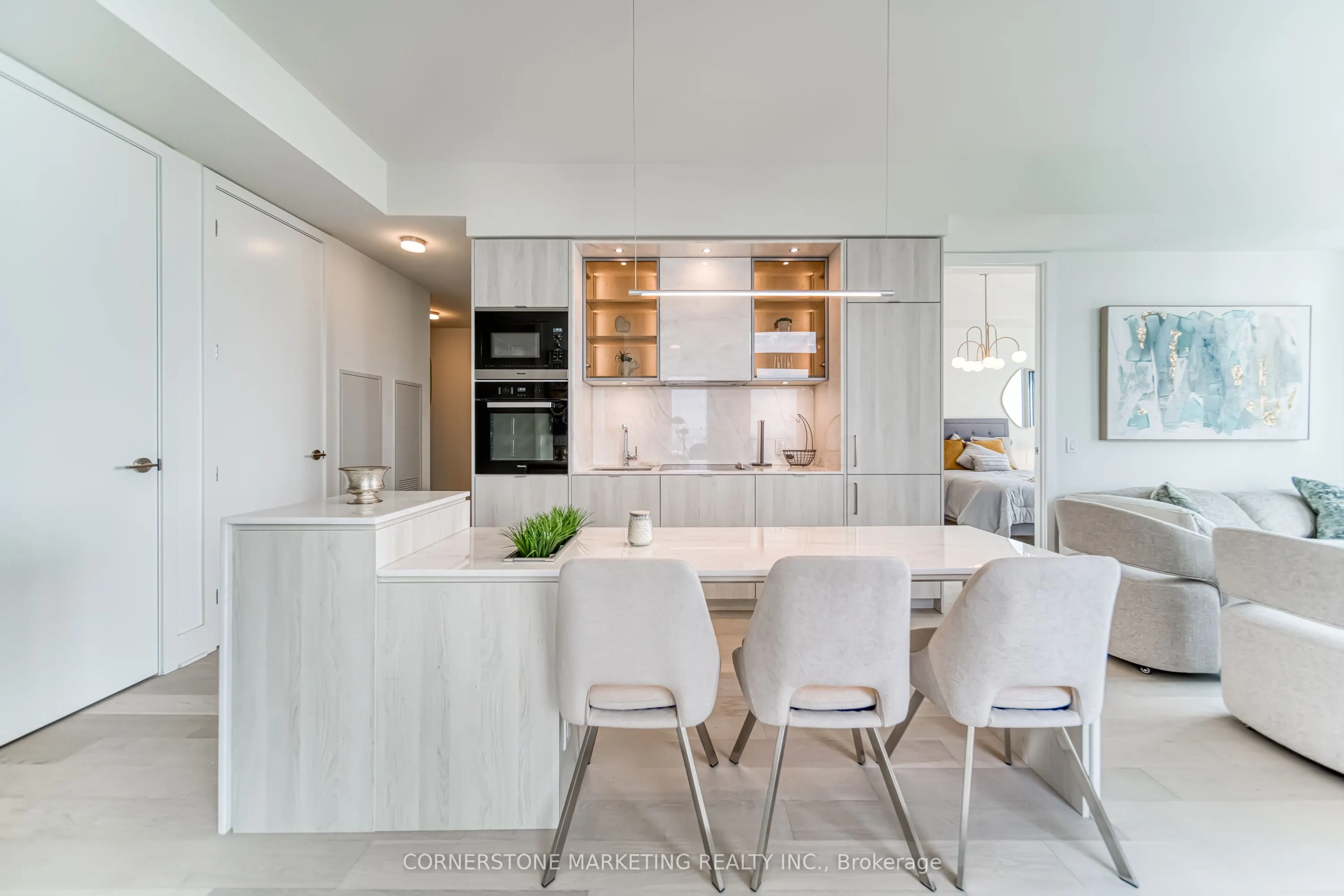 11 Yorkville Avenue, #4702
