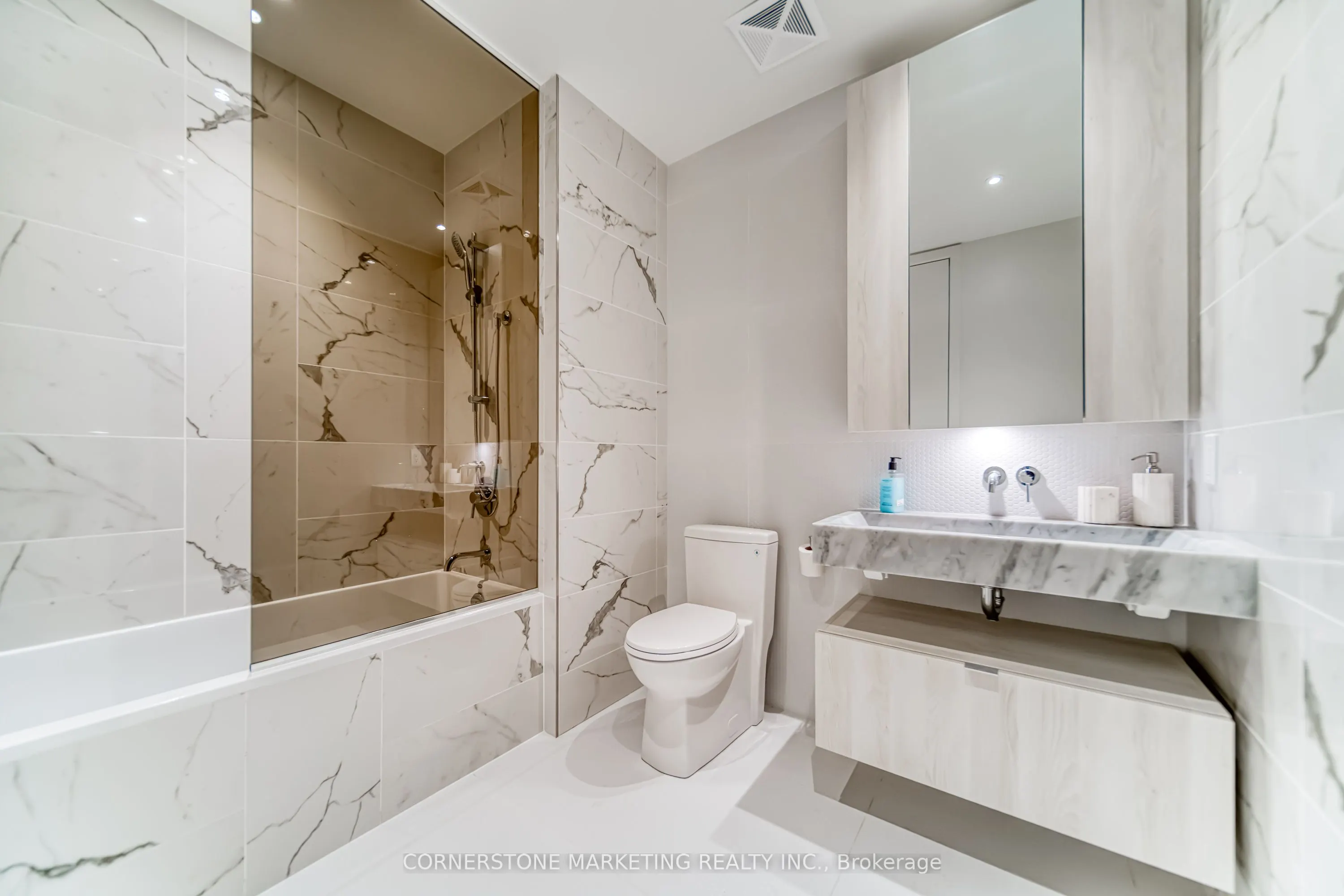 11 Yorkville Avenue, #4702