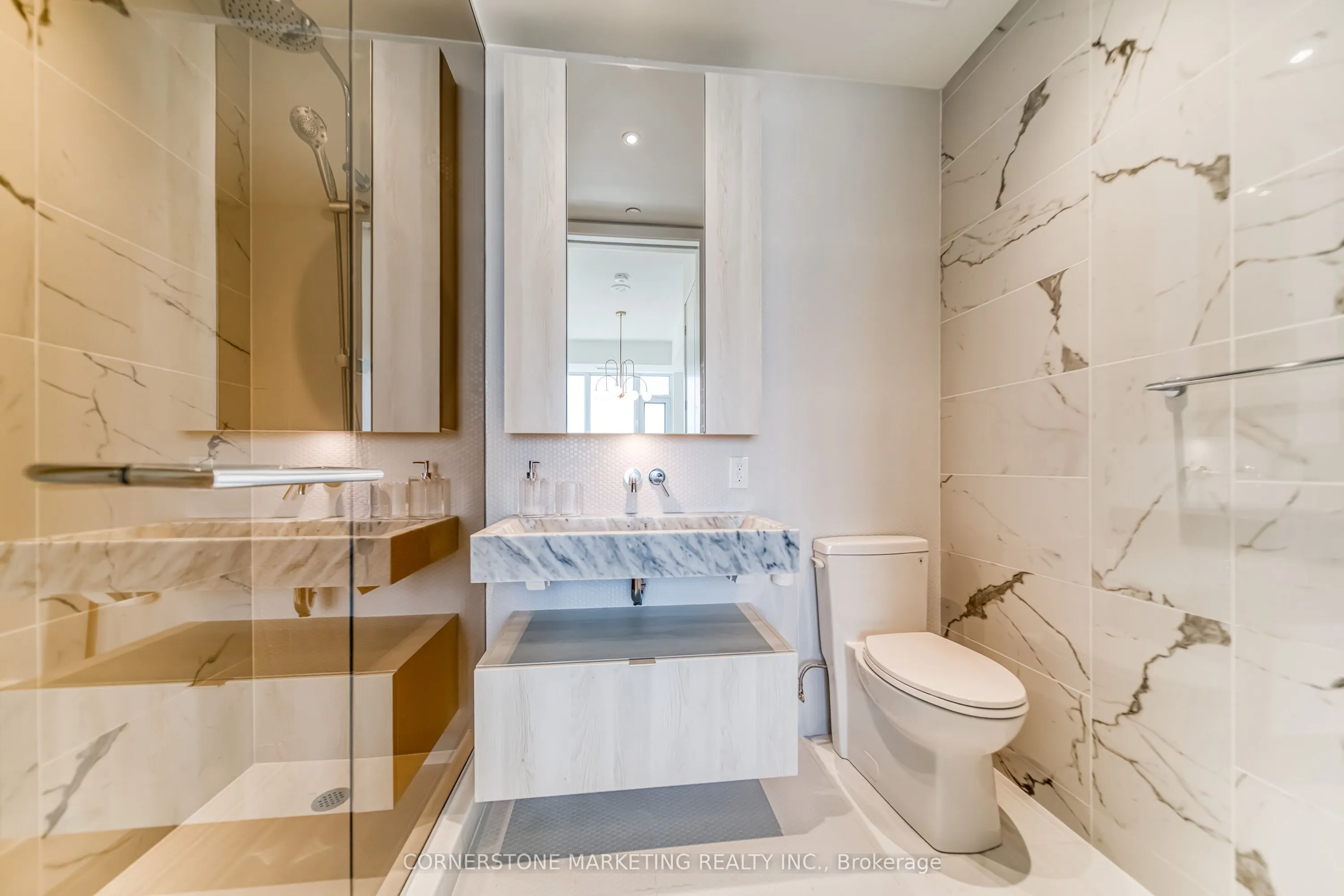 11 Yorkville Avenue, #4702