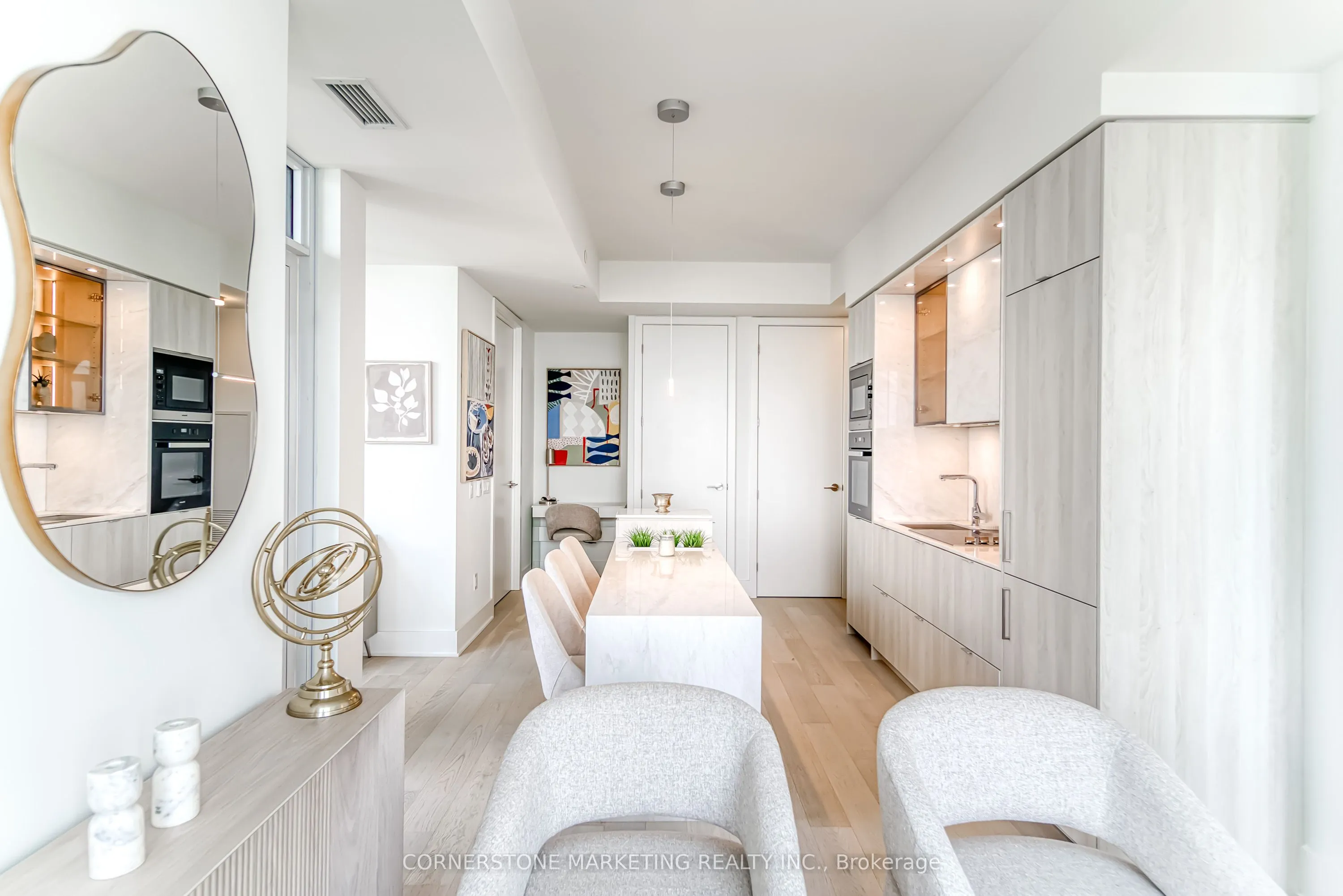 11 Yorkville Avenue, #4702