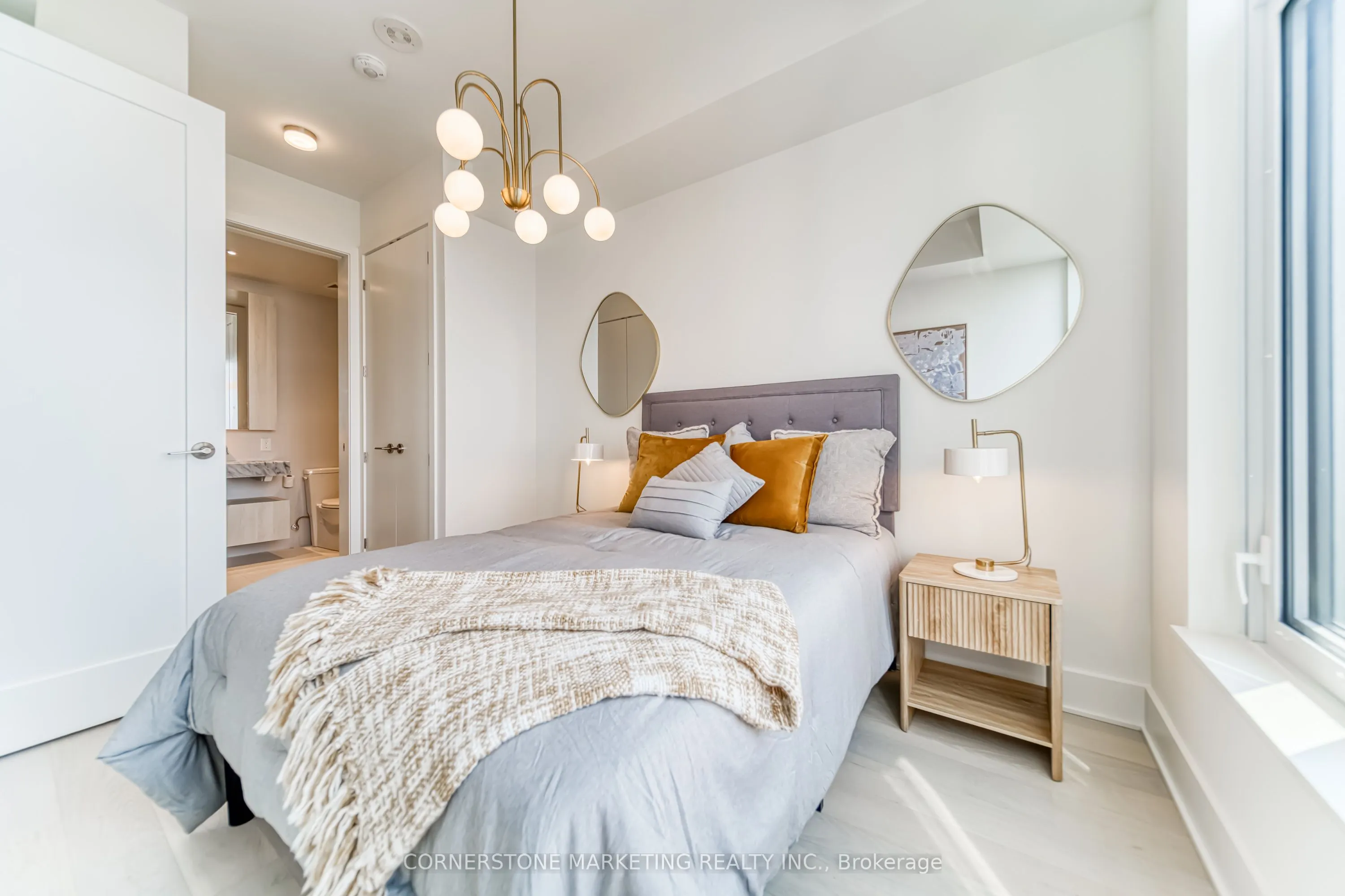 11 Yorkville Avenue, #4702