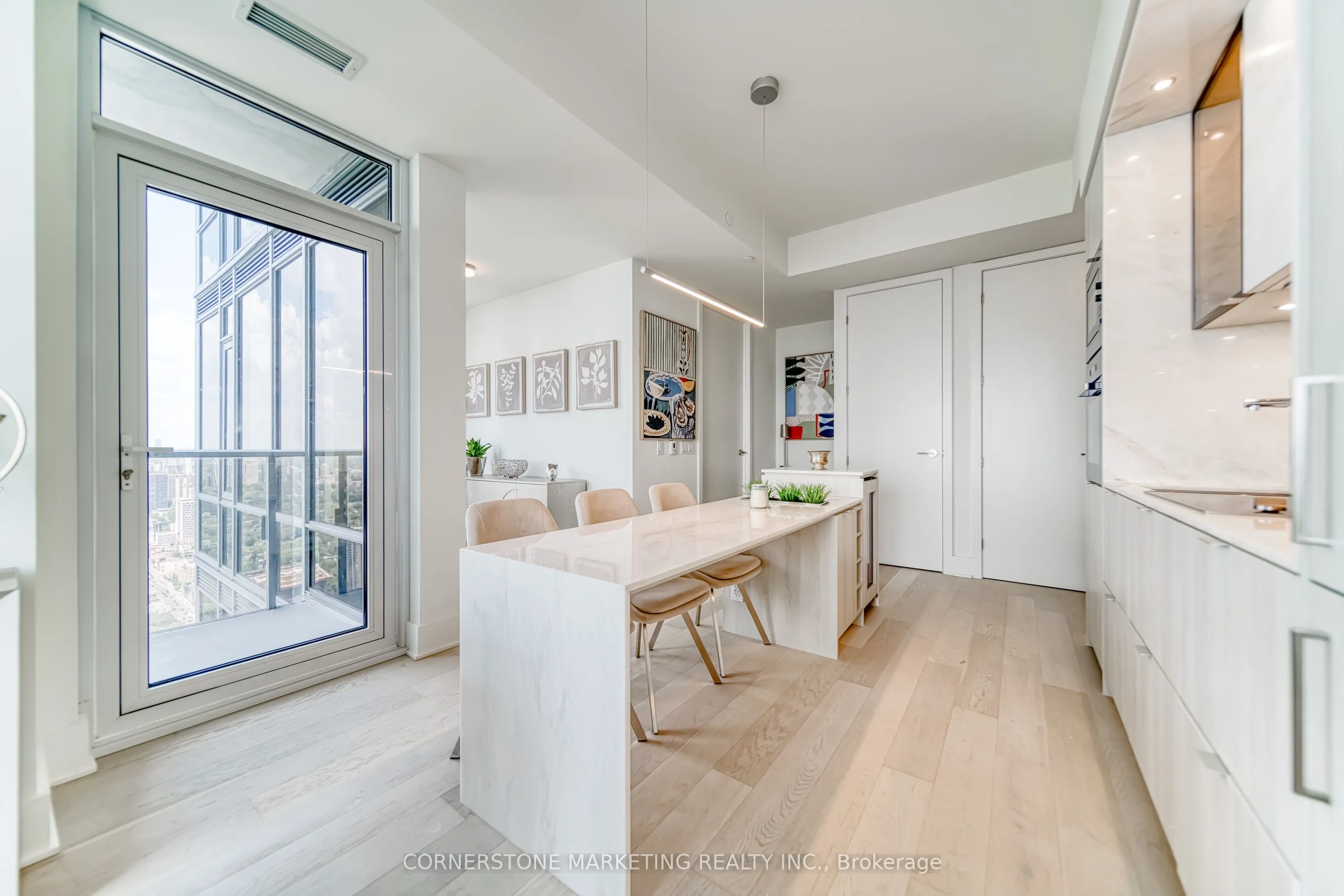 11 Yorkville Avenue, #4702