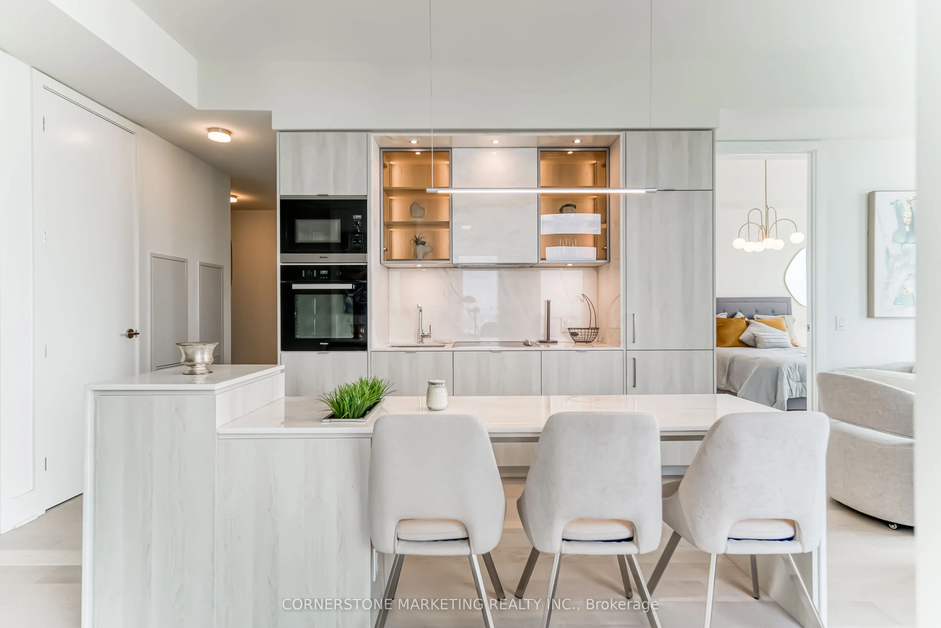11 Yorkville Avenue, #4702