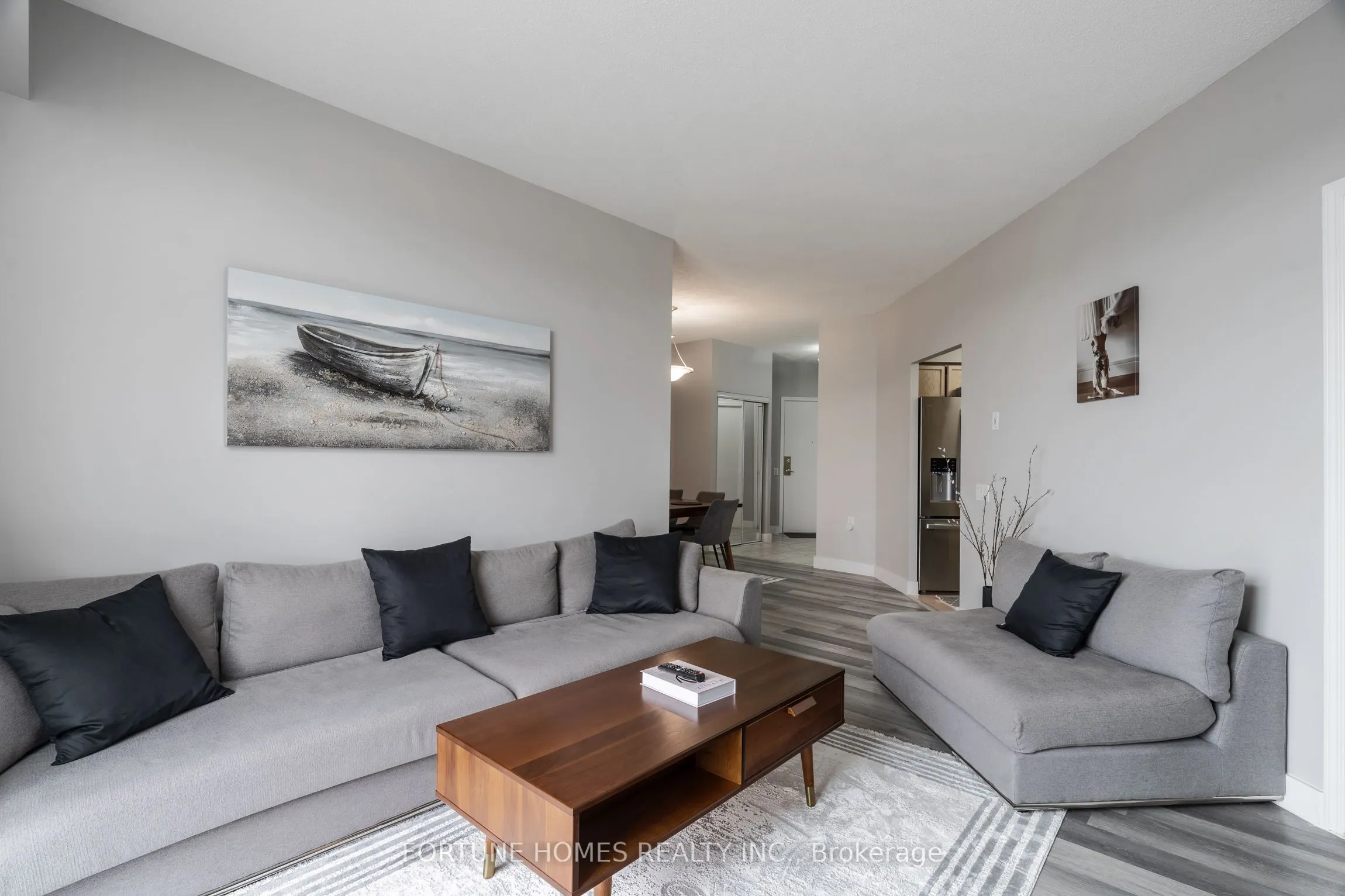 650 Lawrence Avenue W, #816