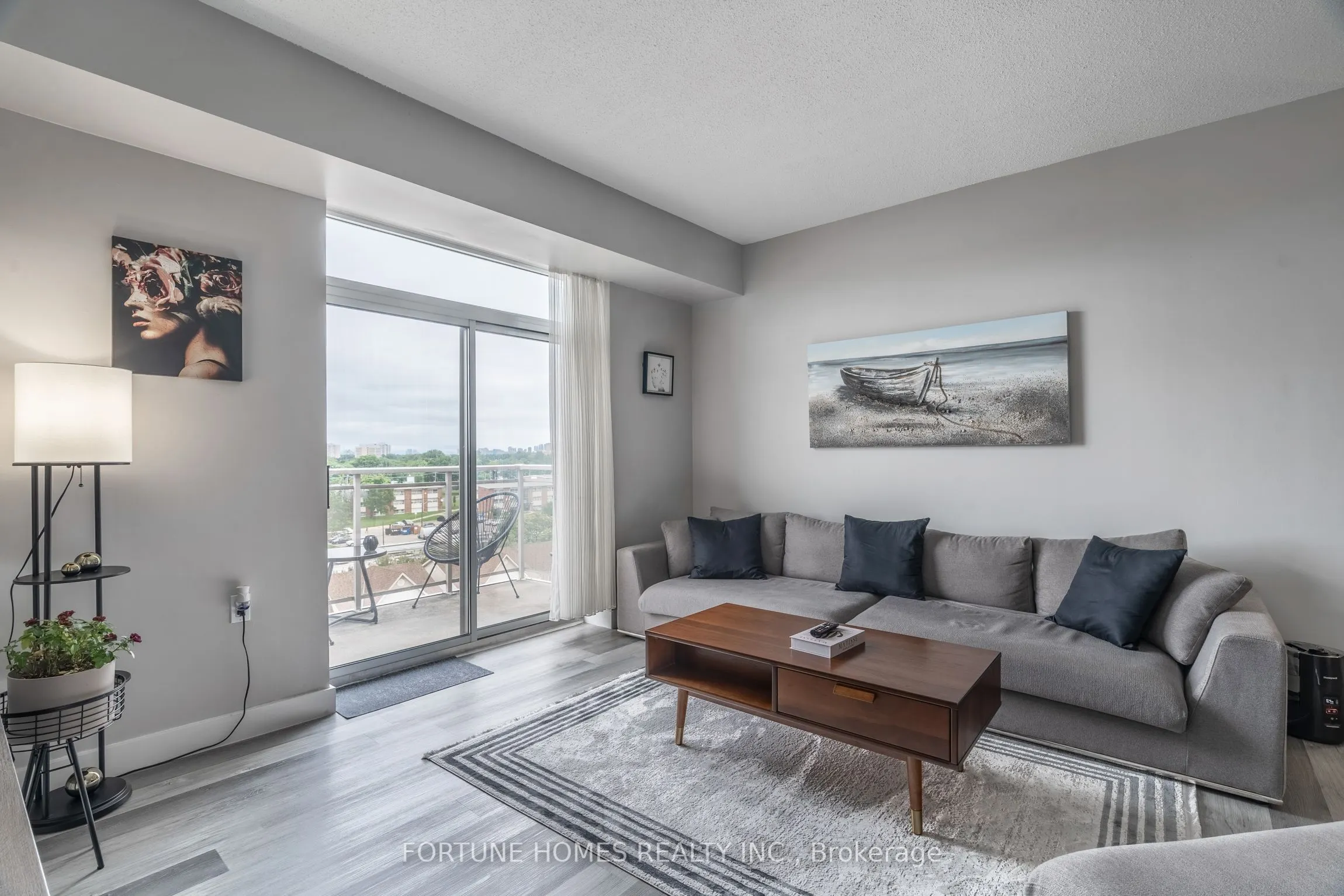 650 Lawrence Avenue W, #816