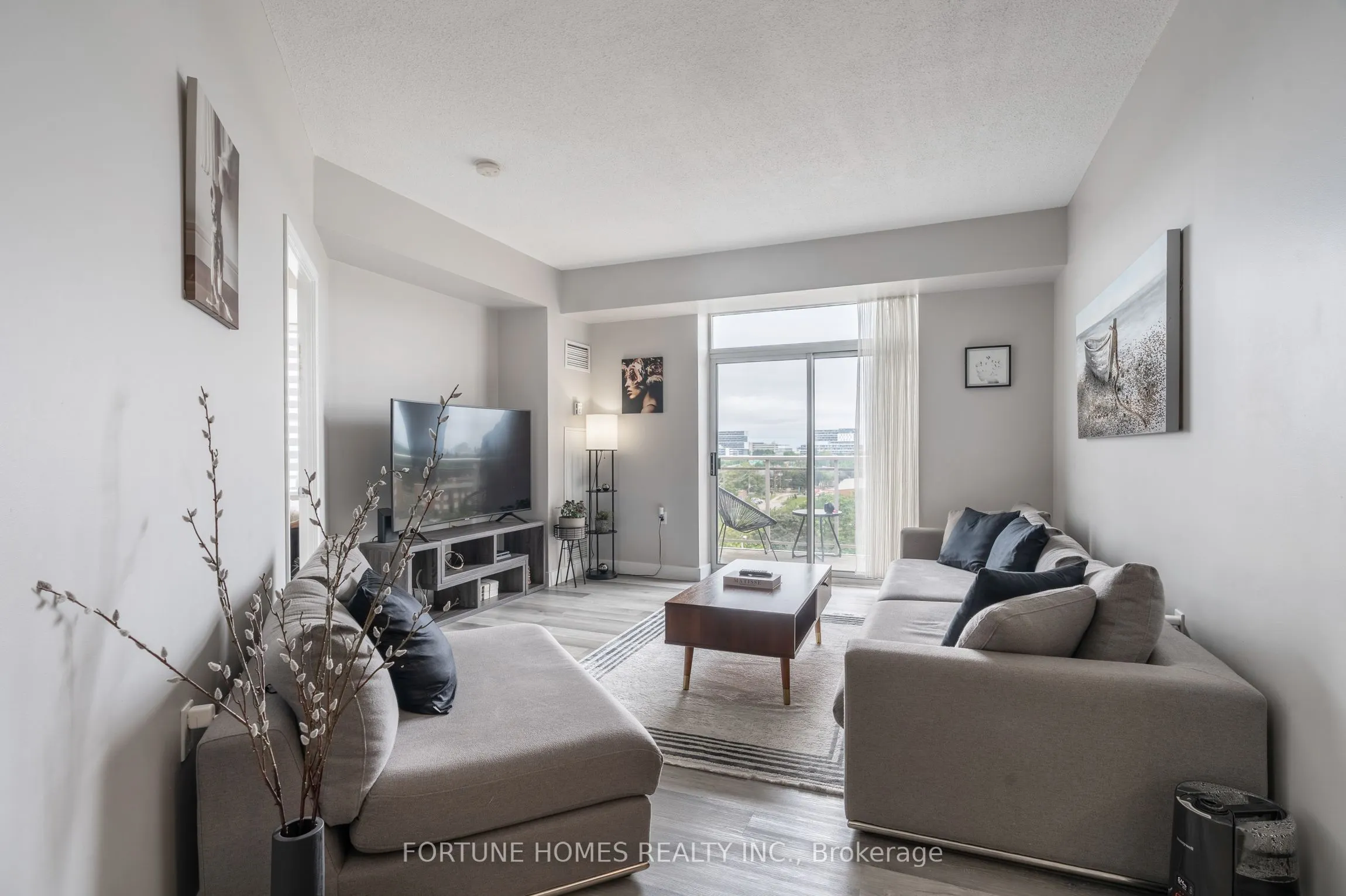 650 Lawrence Avenue W, #816