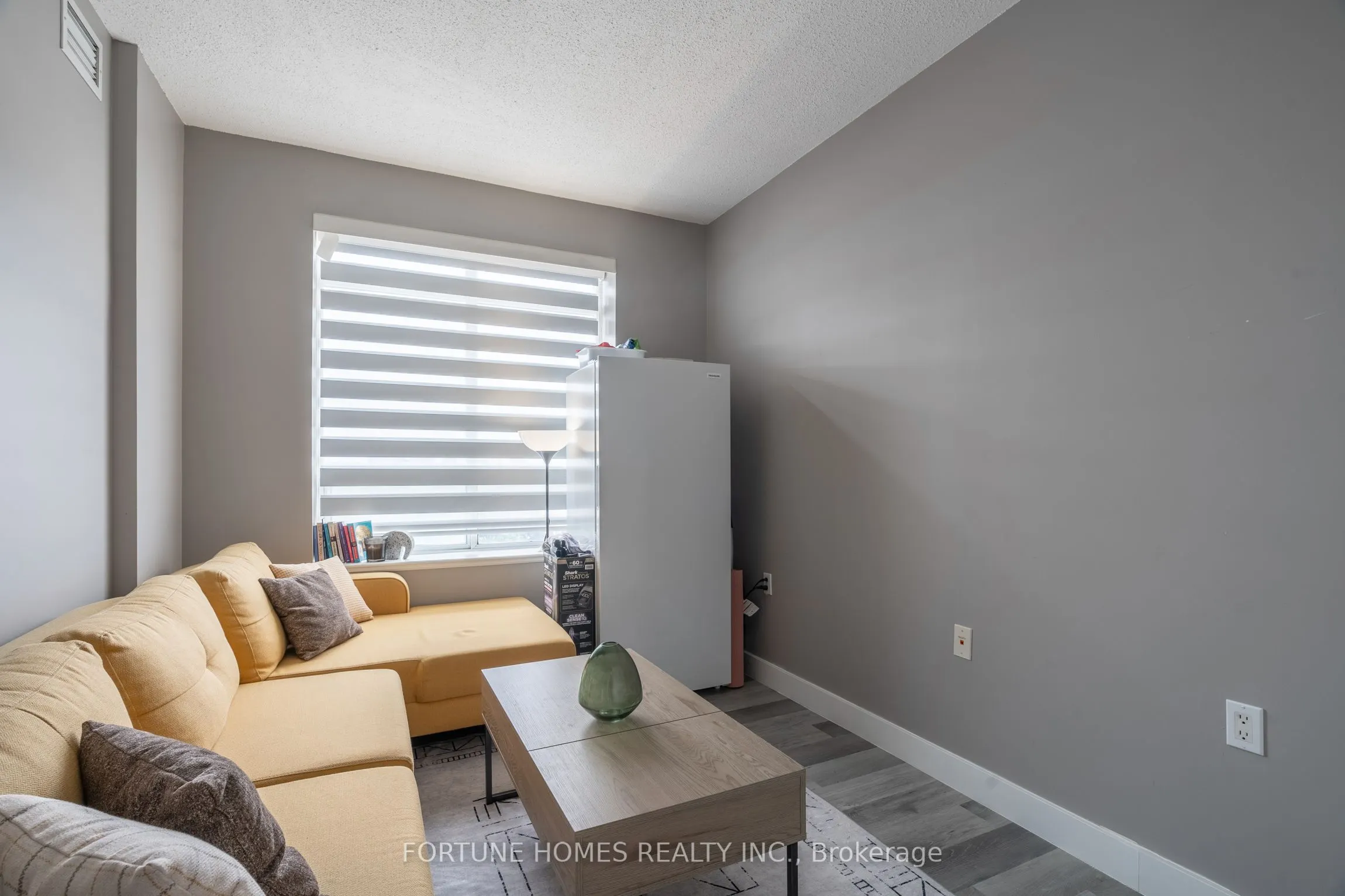 650 Lawrence Avenue W, #816
