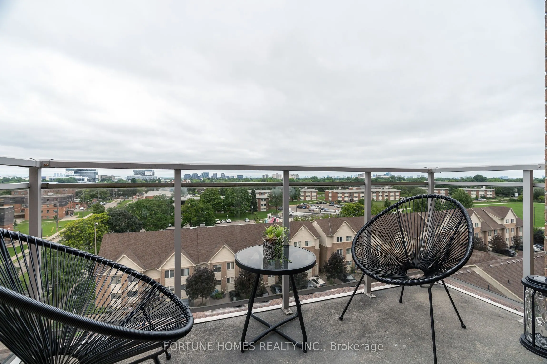 650 Lawrence Avenue W, #816