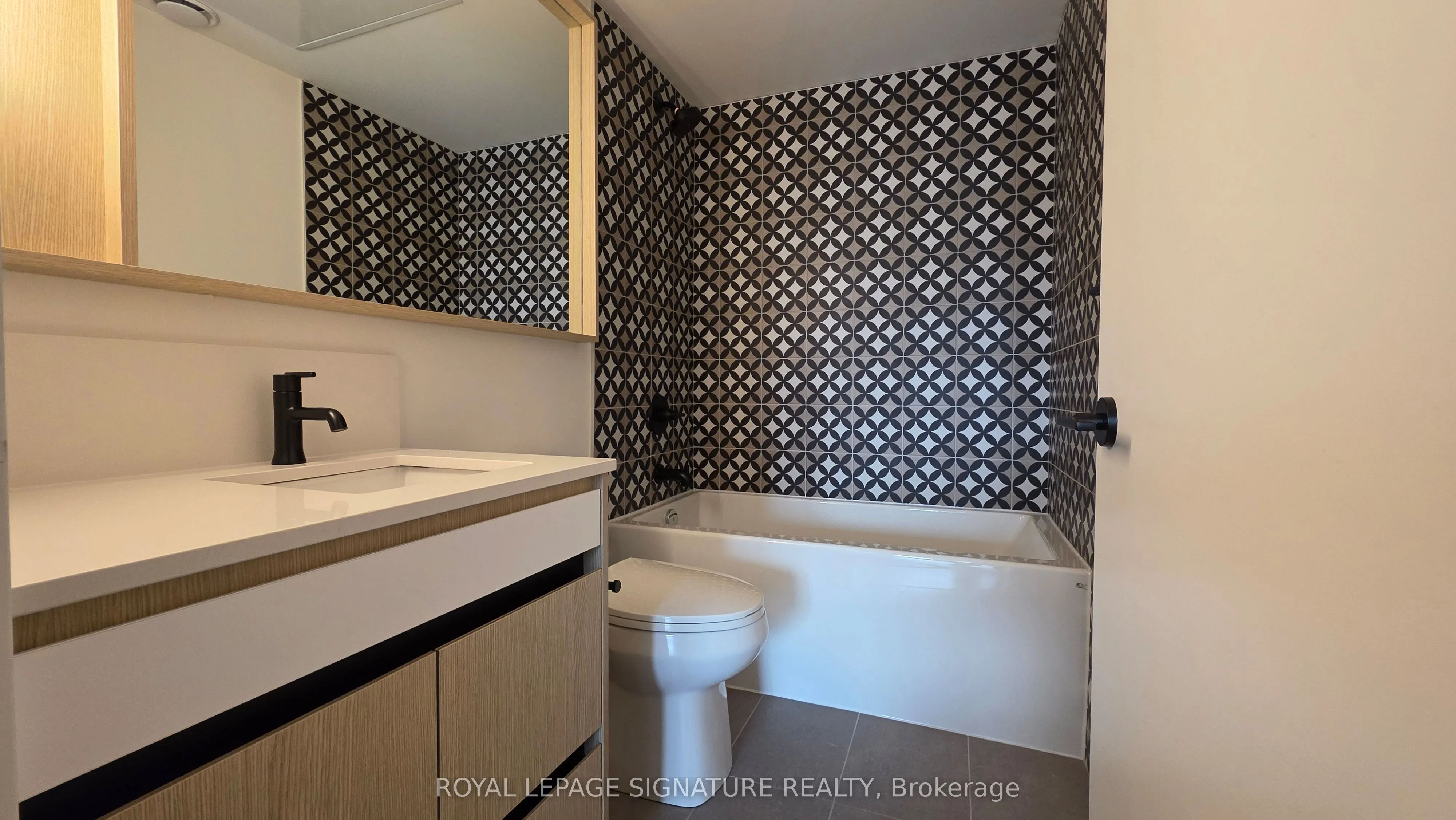 5 Lakeview Avenue, #304