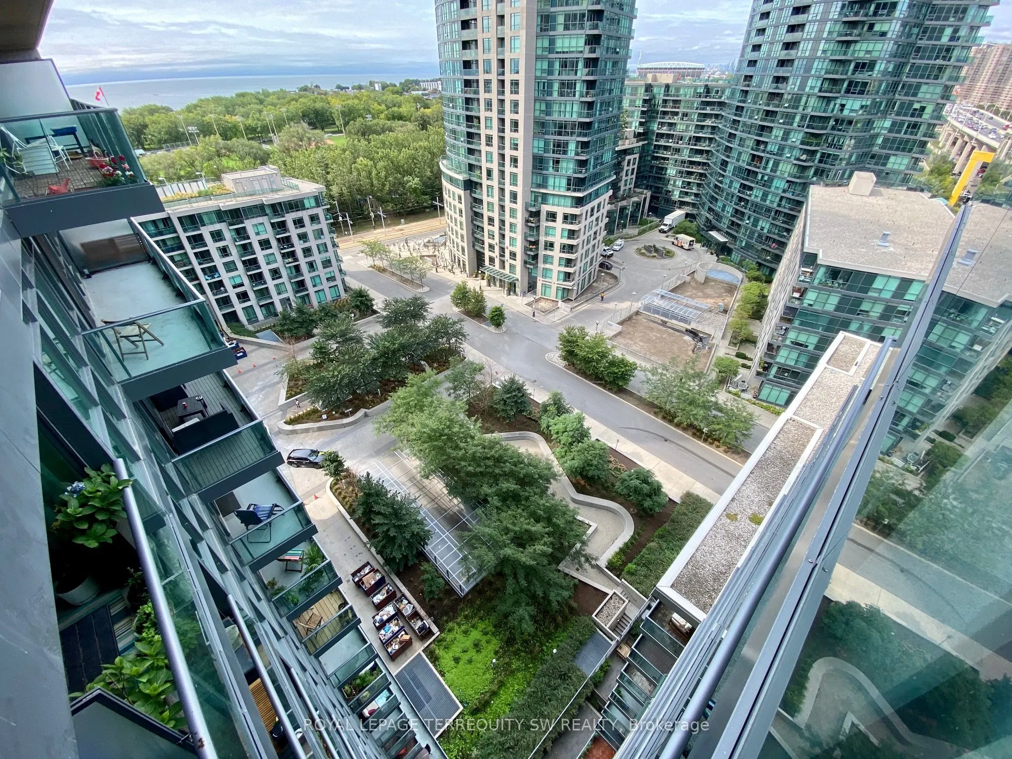 209 Fort York Boulevard, #1458