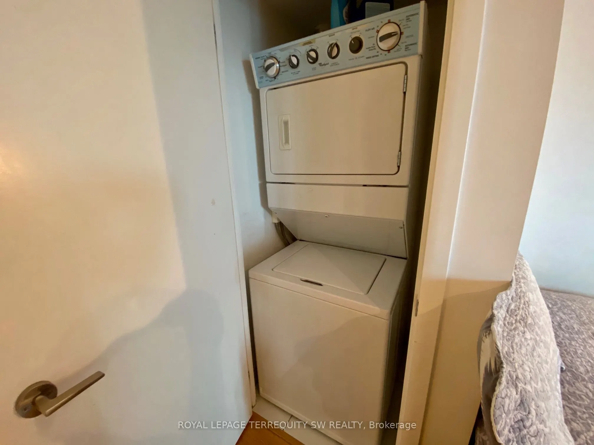 209 Fort York Boulevard, #1458