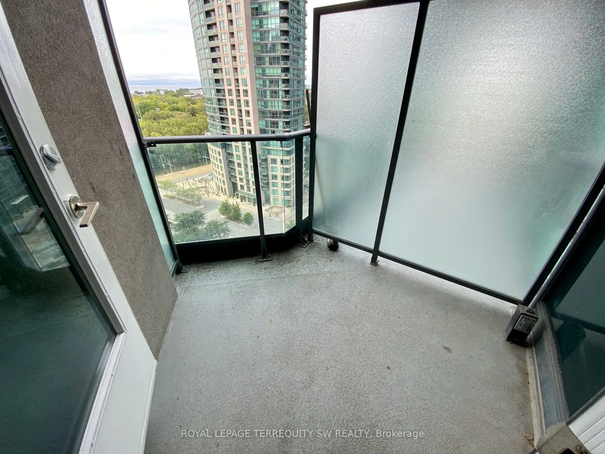 209 Fort York Boulevard, #1458