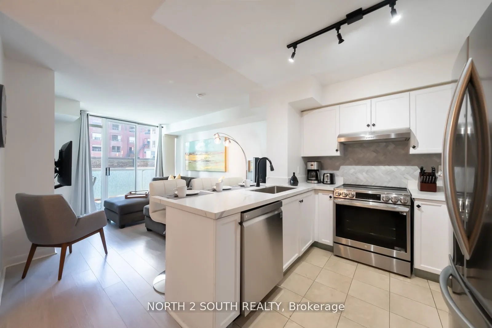 323 Richmond Street E, #214