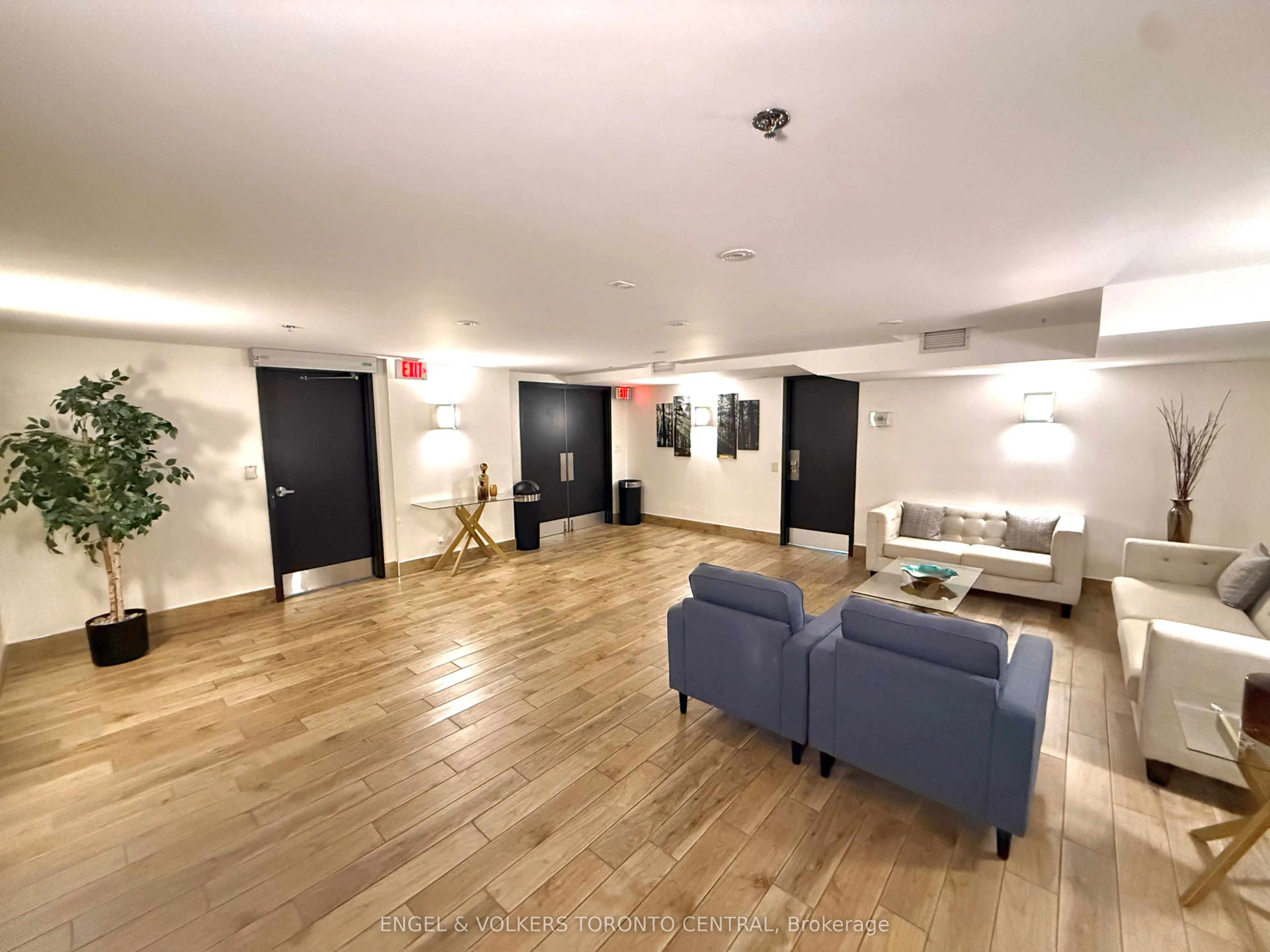 225 Wellesley Street E, #208