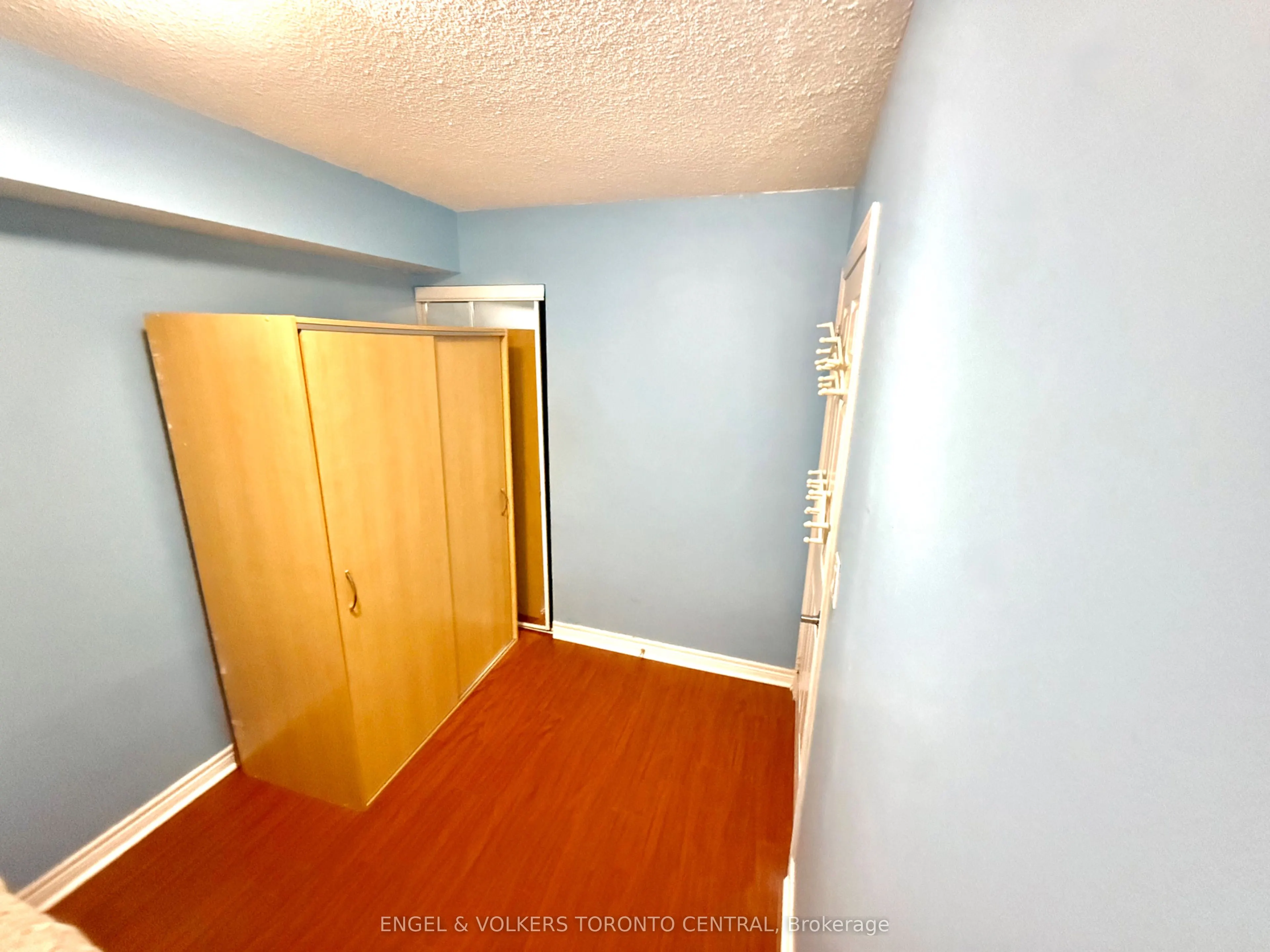 225 Wellesley Street E, #208
