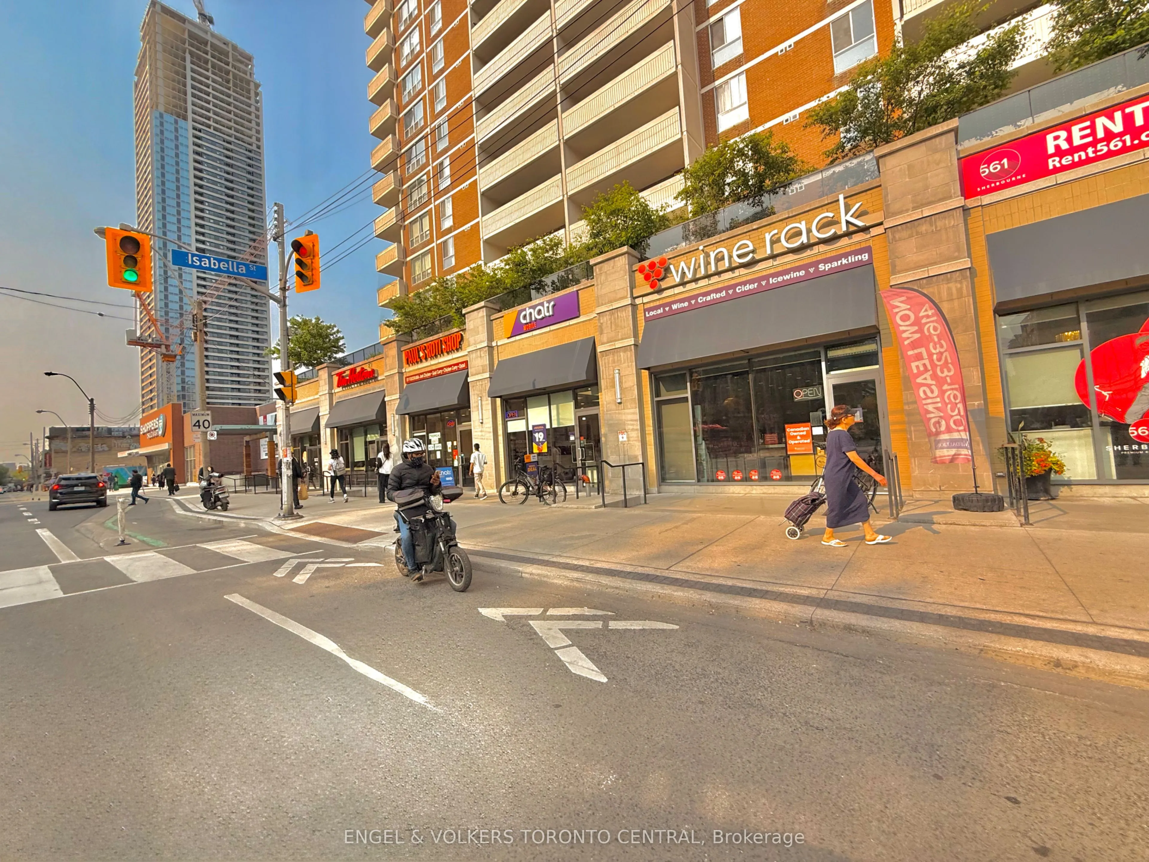 225 Wellesley Street E, #208