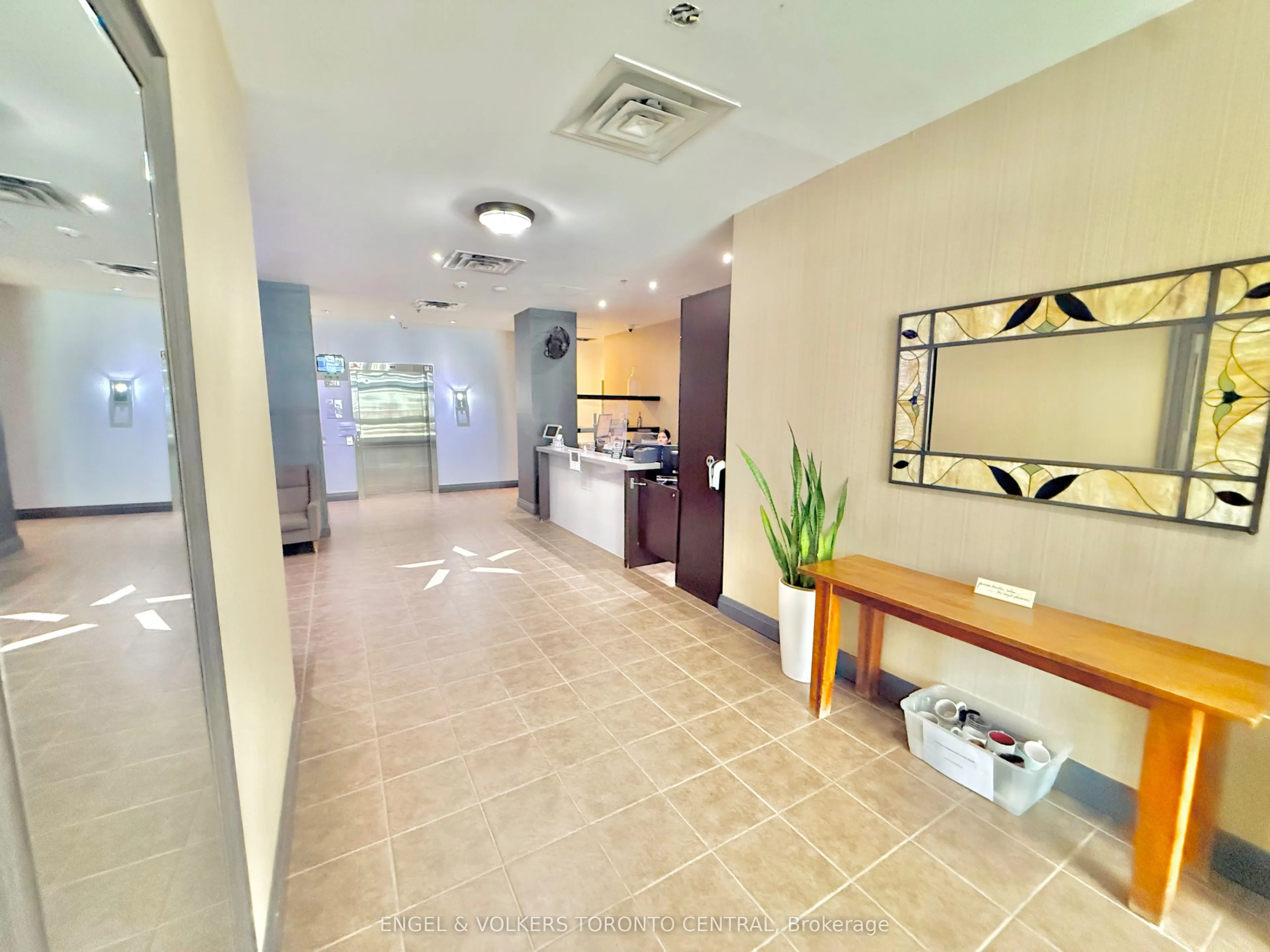 225 Wellesley Street E, #208