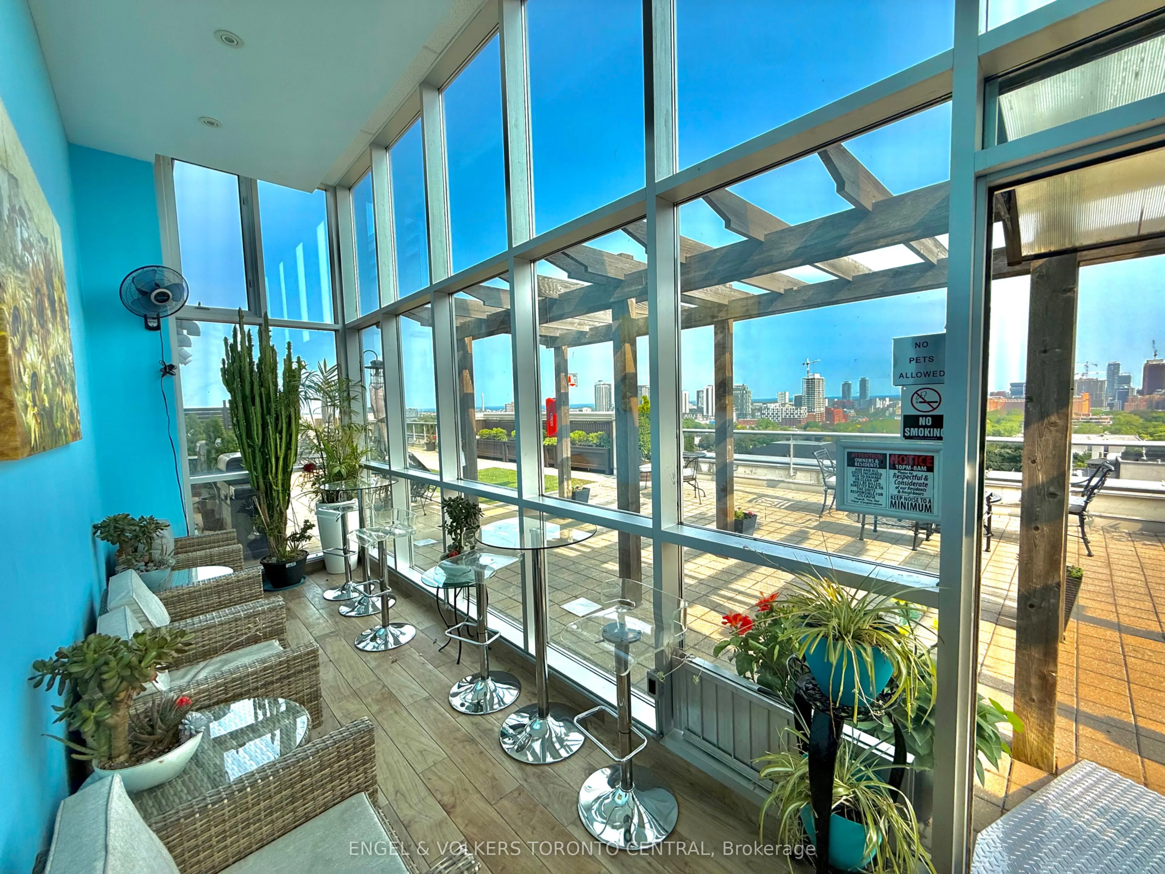 225 Wellesley Street E, #208