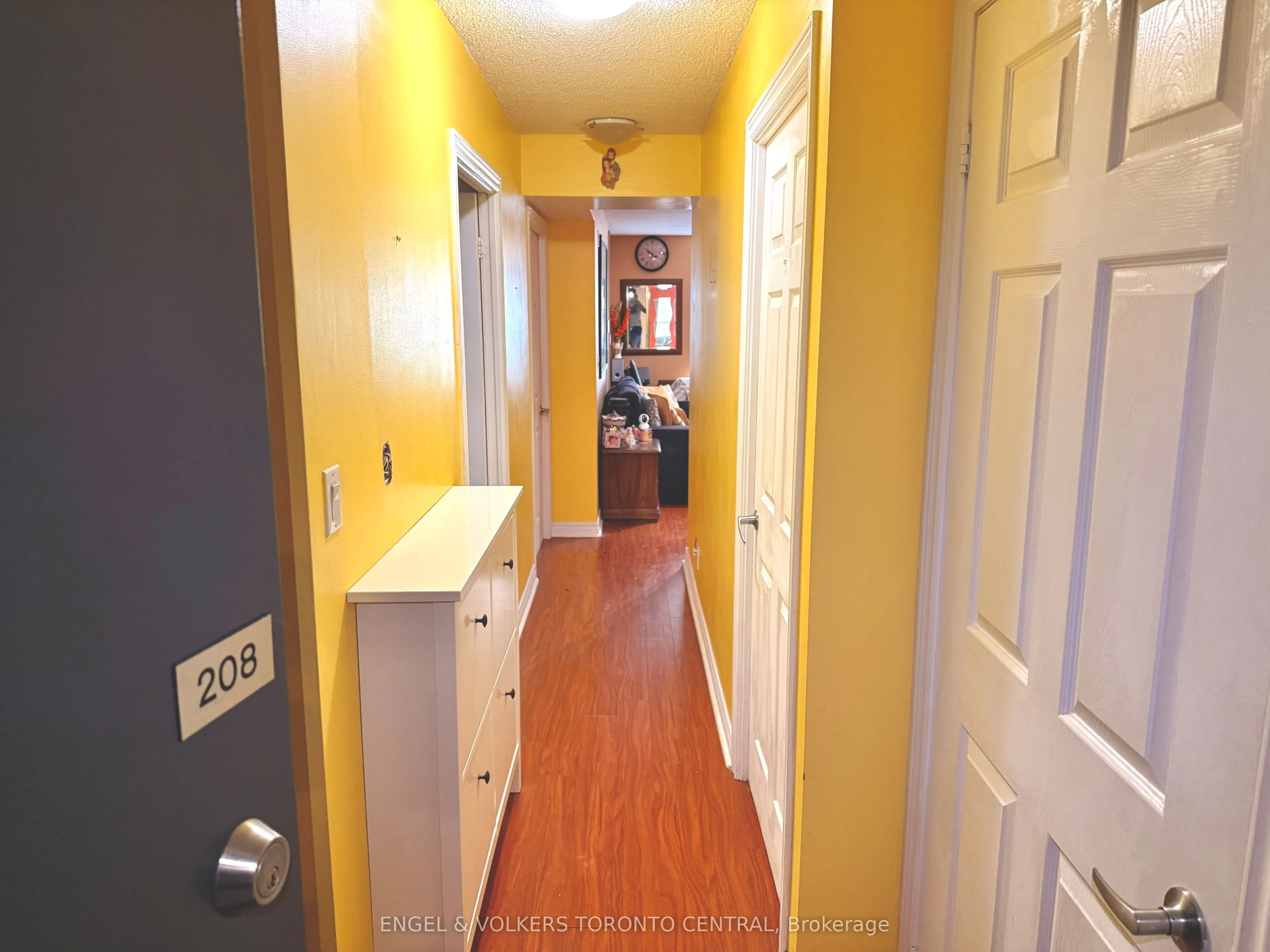 225 Wellesley Street E, #208