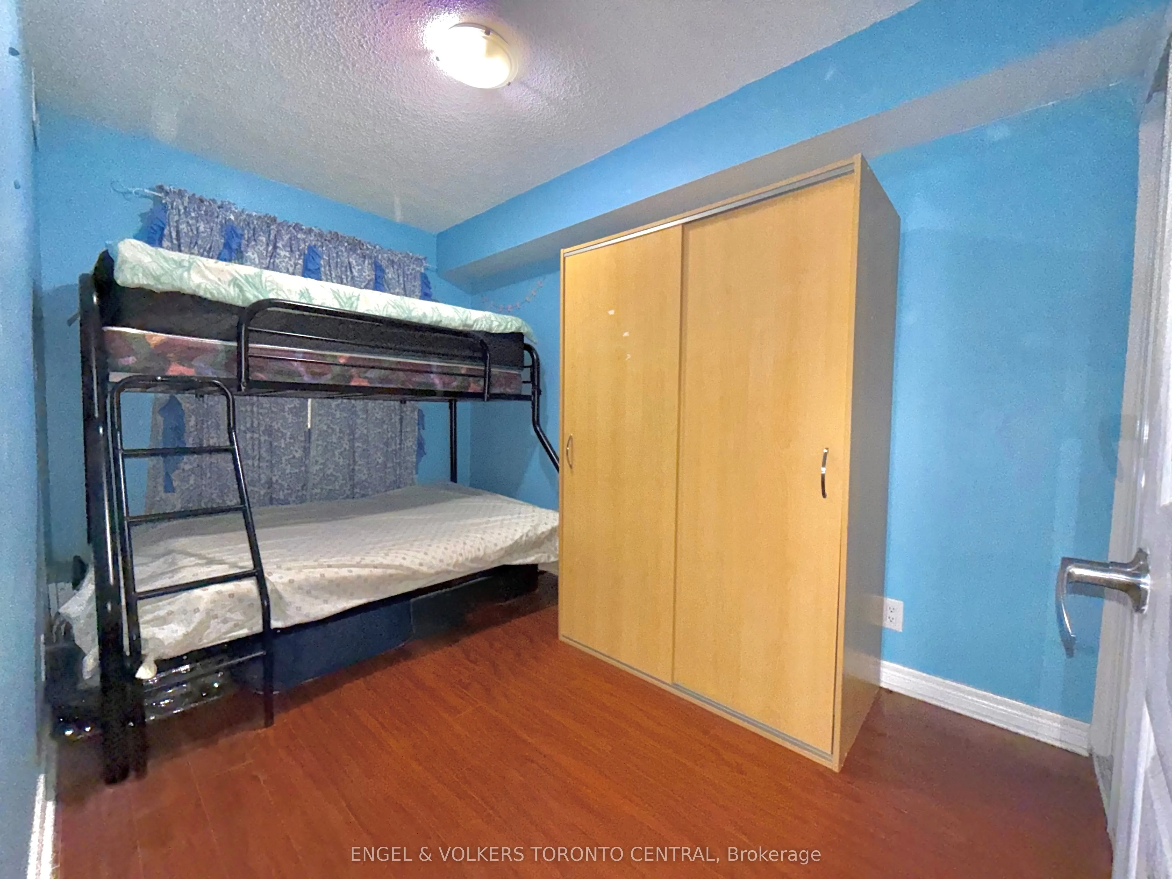 225 Wellesley Street E, #208