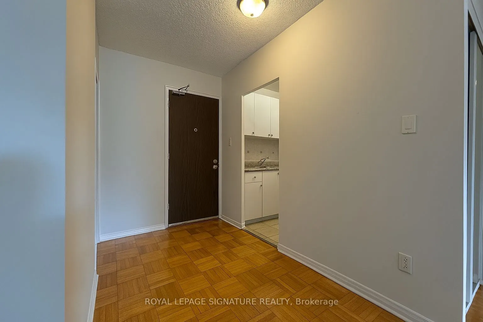 990 Avenue Road, #107