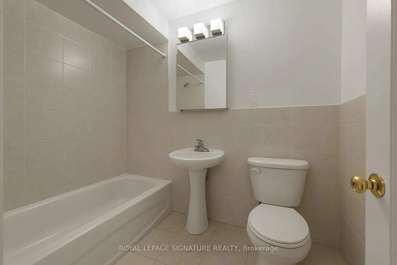 990 Avenue Road, #107