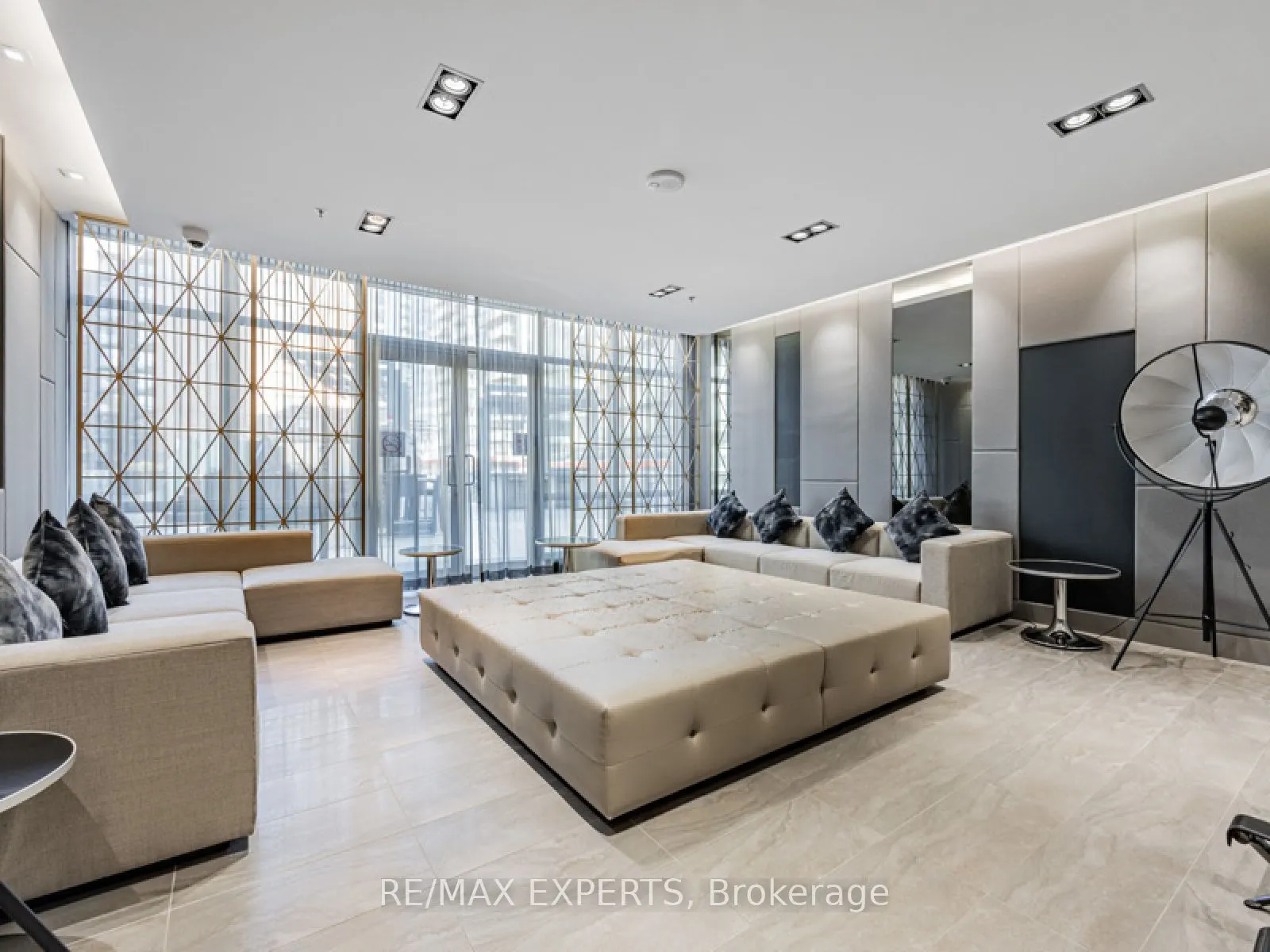 30 Nelson Street, #1608