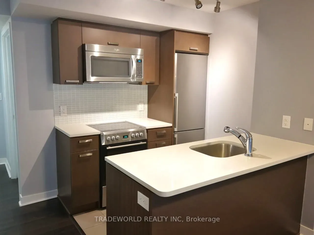 295 Adelaide Street W, #509