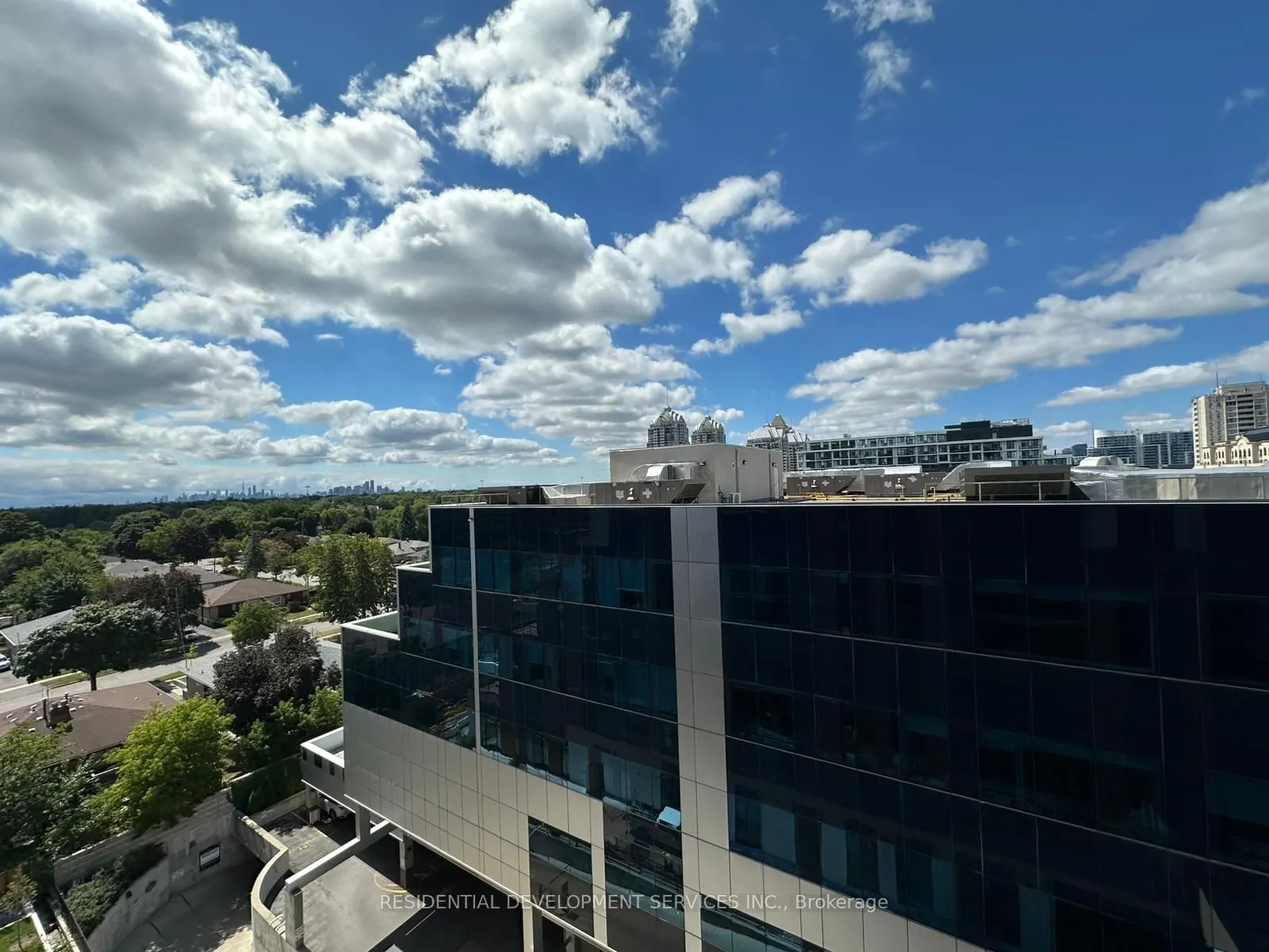 699 Sheppard Avenue E, #907