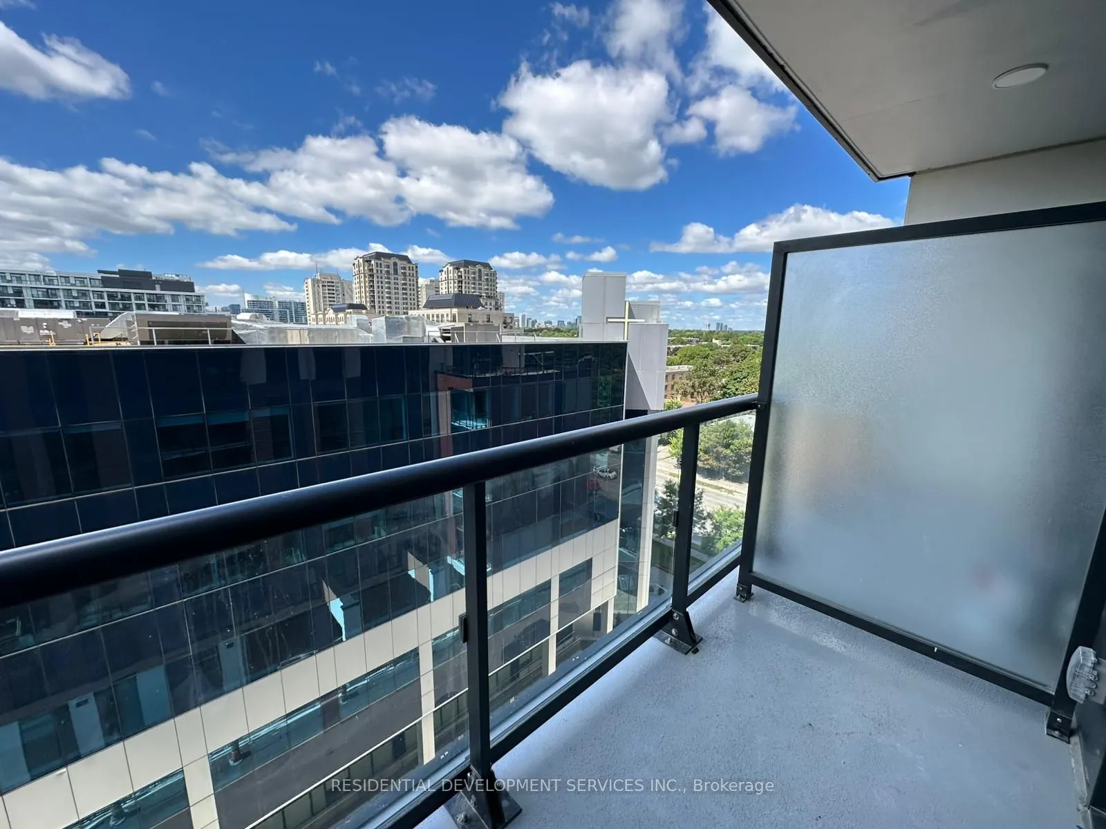 699 Sheppard Avenue E, #907