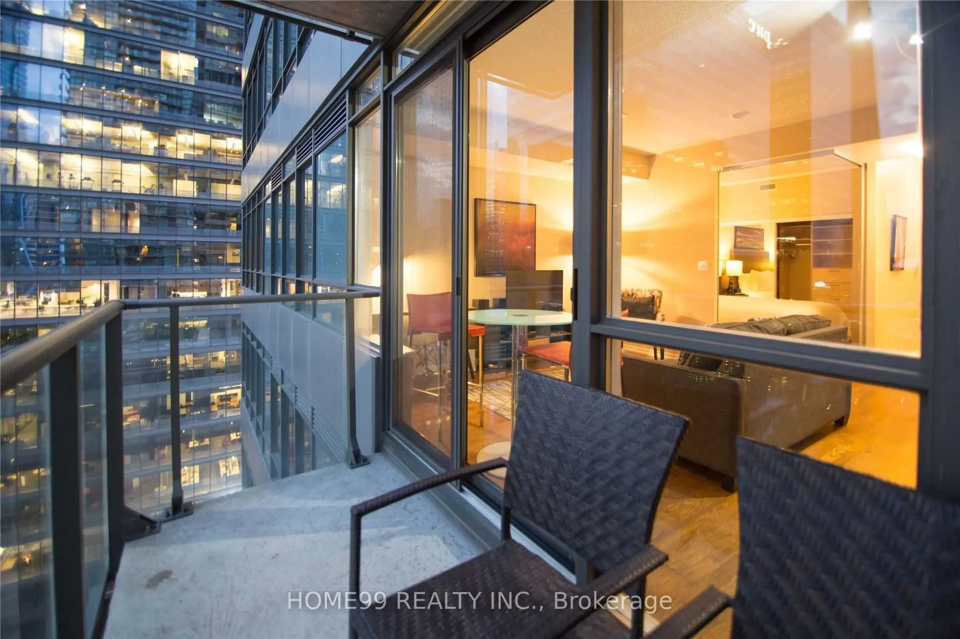 65 Bremner Boulevard, #1404