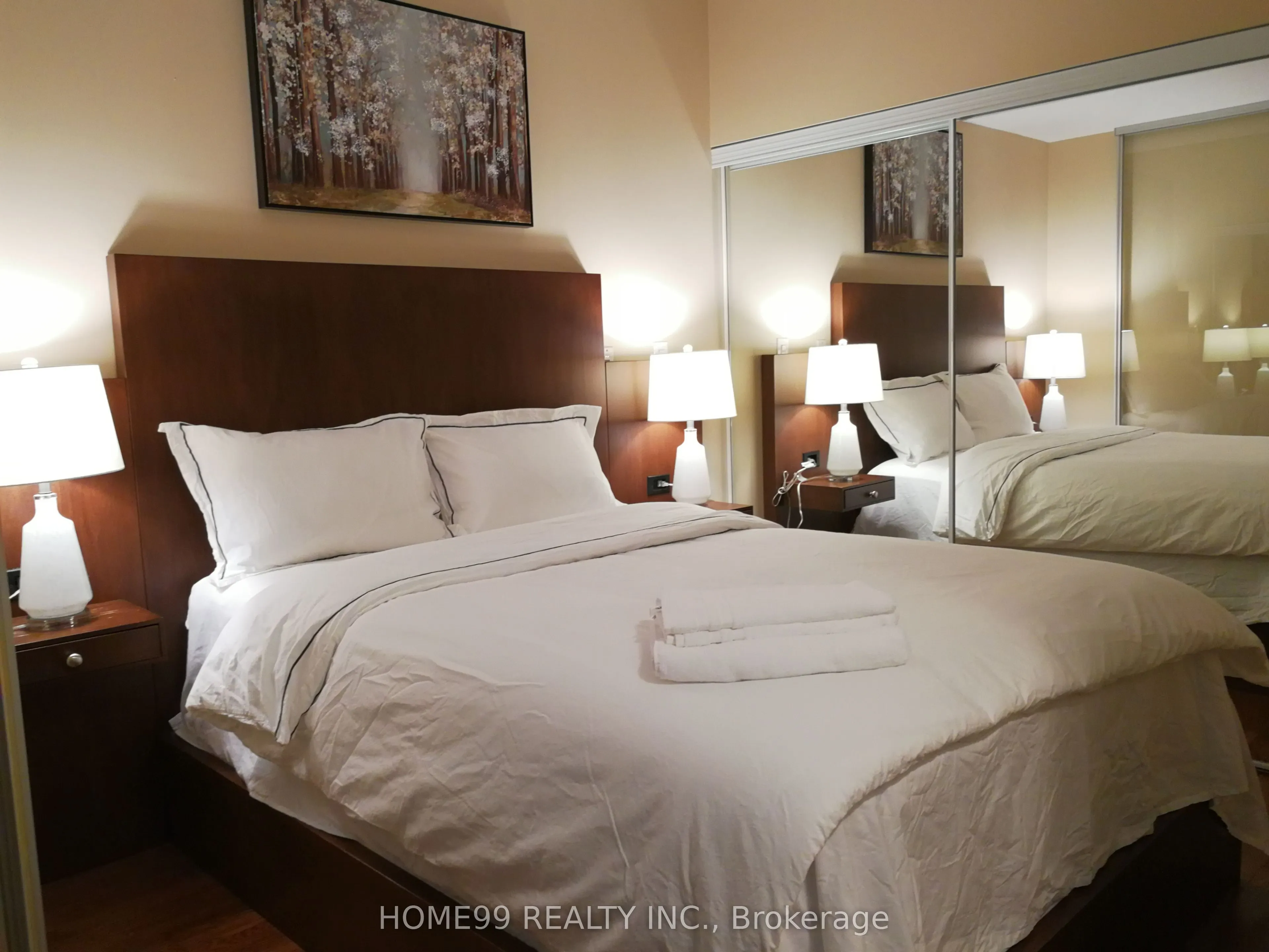 65 Bremner Boulevard, #1404