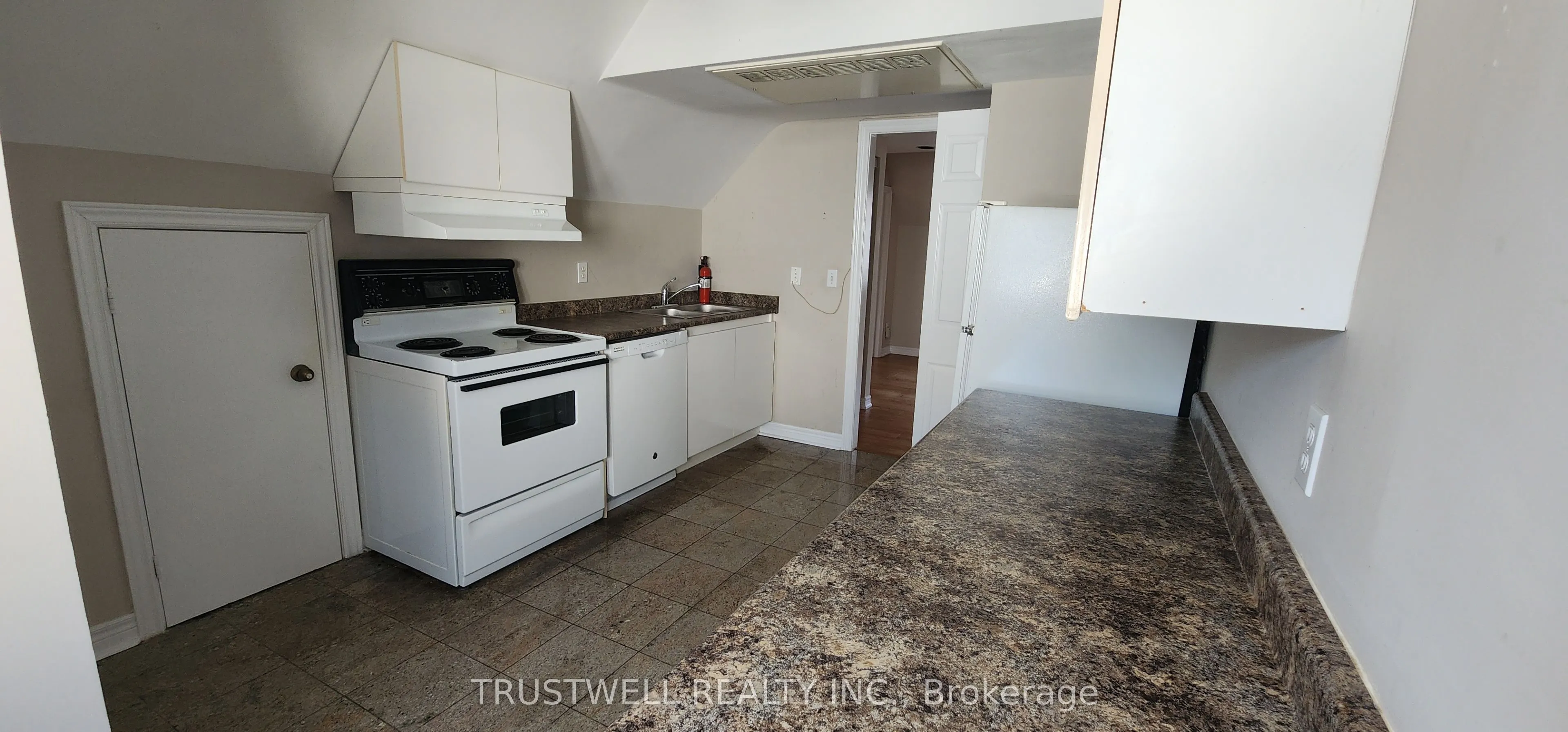 228 St George Street, #7