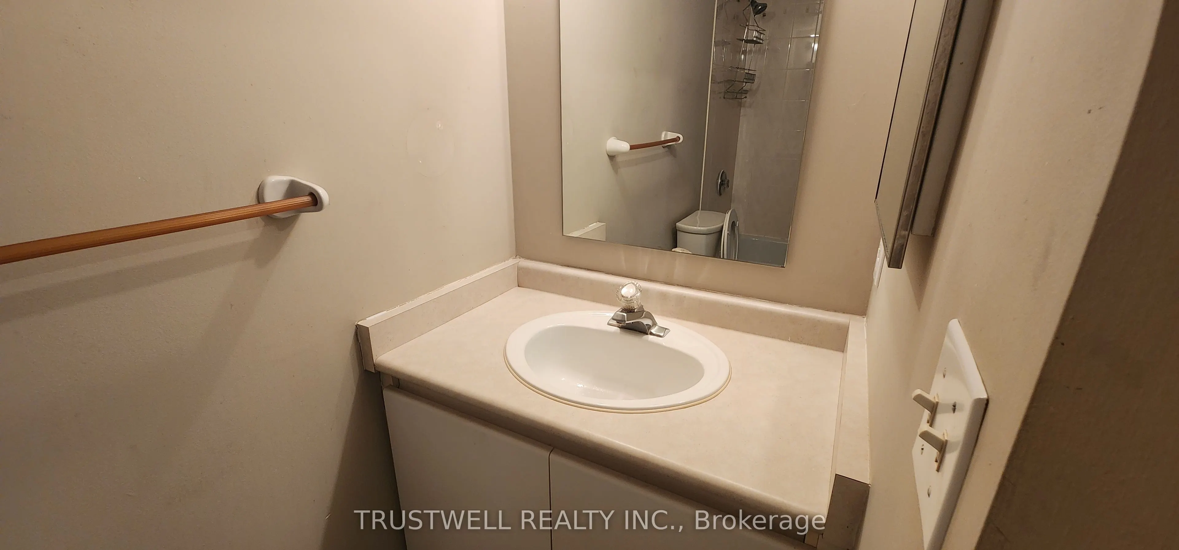 228 St George Street, #7