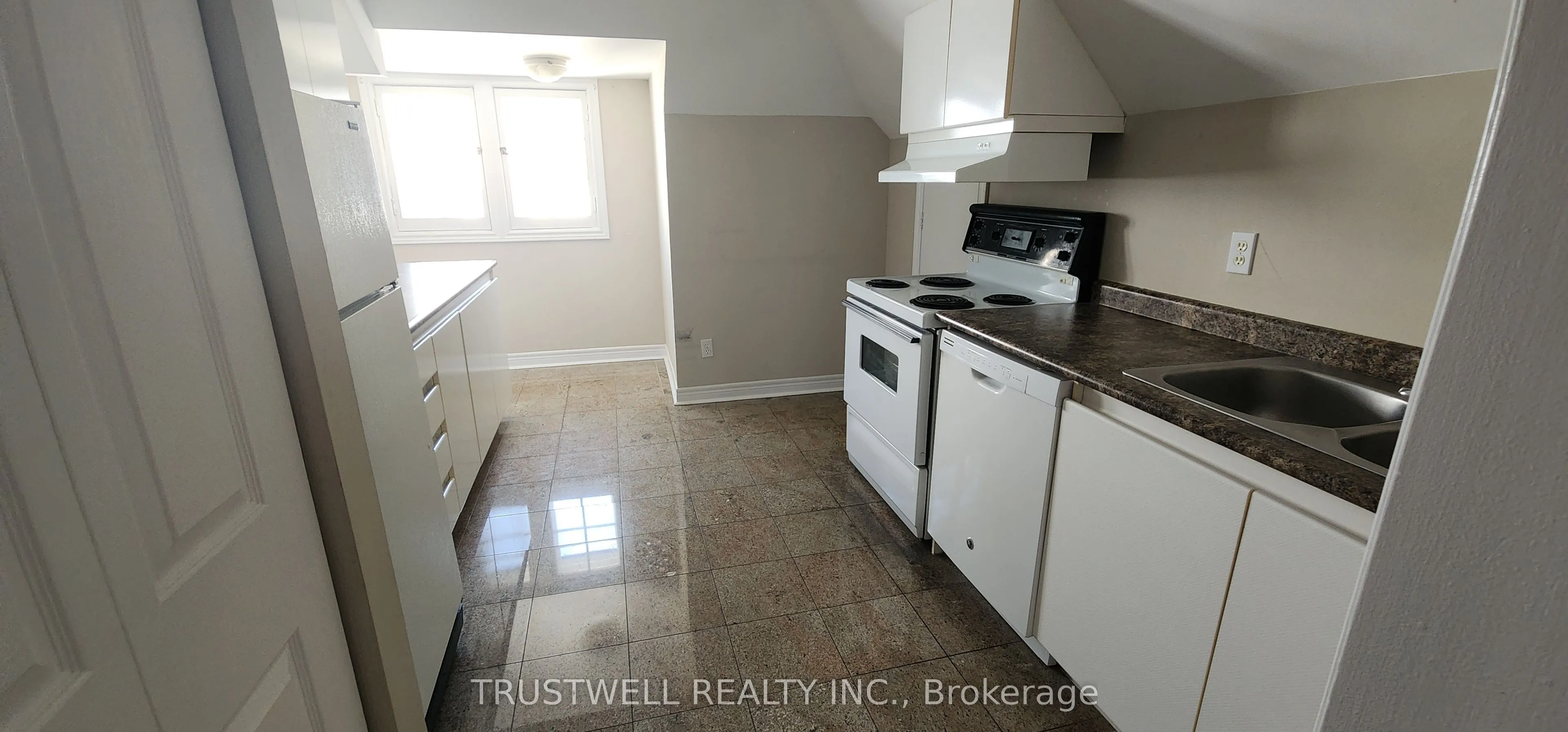 228 St George Street, #7